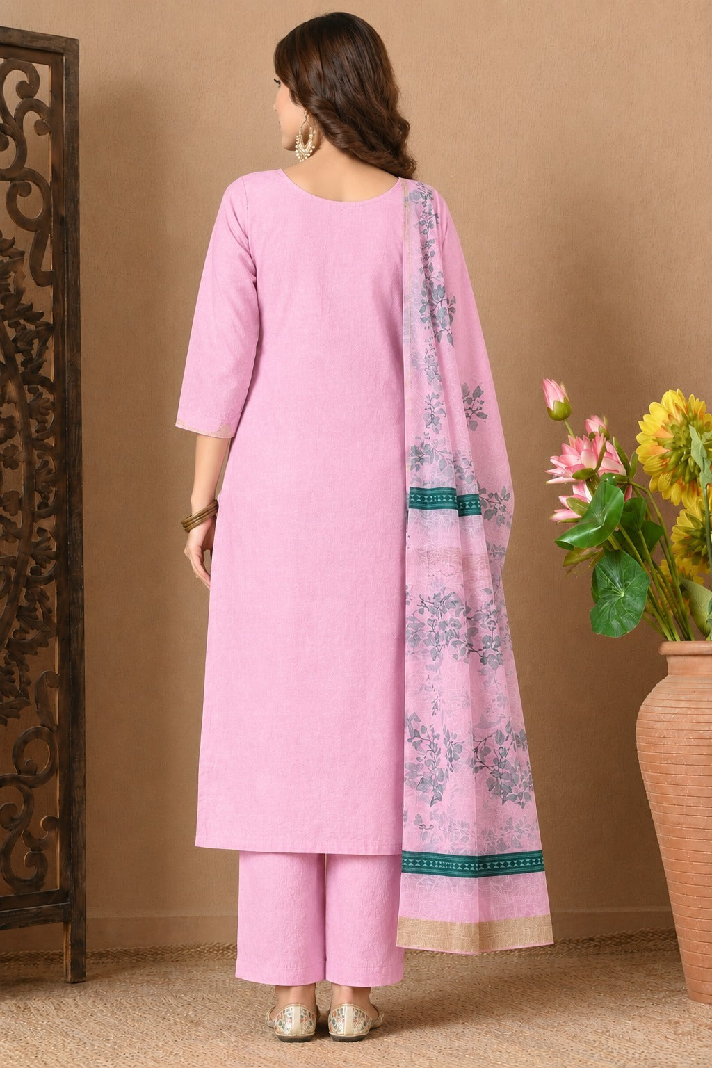 Pink Chanderi Silk Embroidered Kurta Set with Organza Dupatta