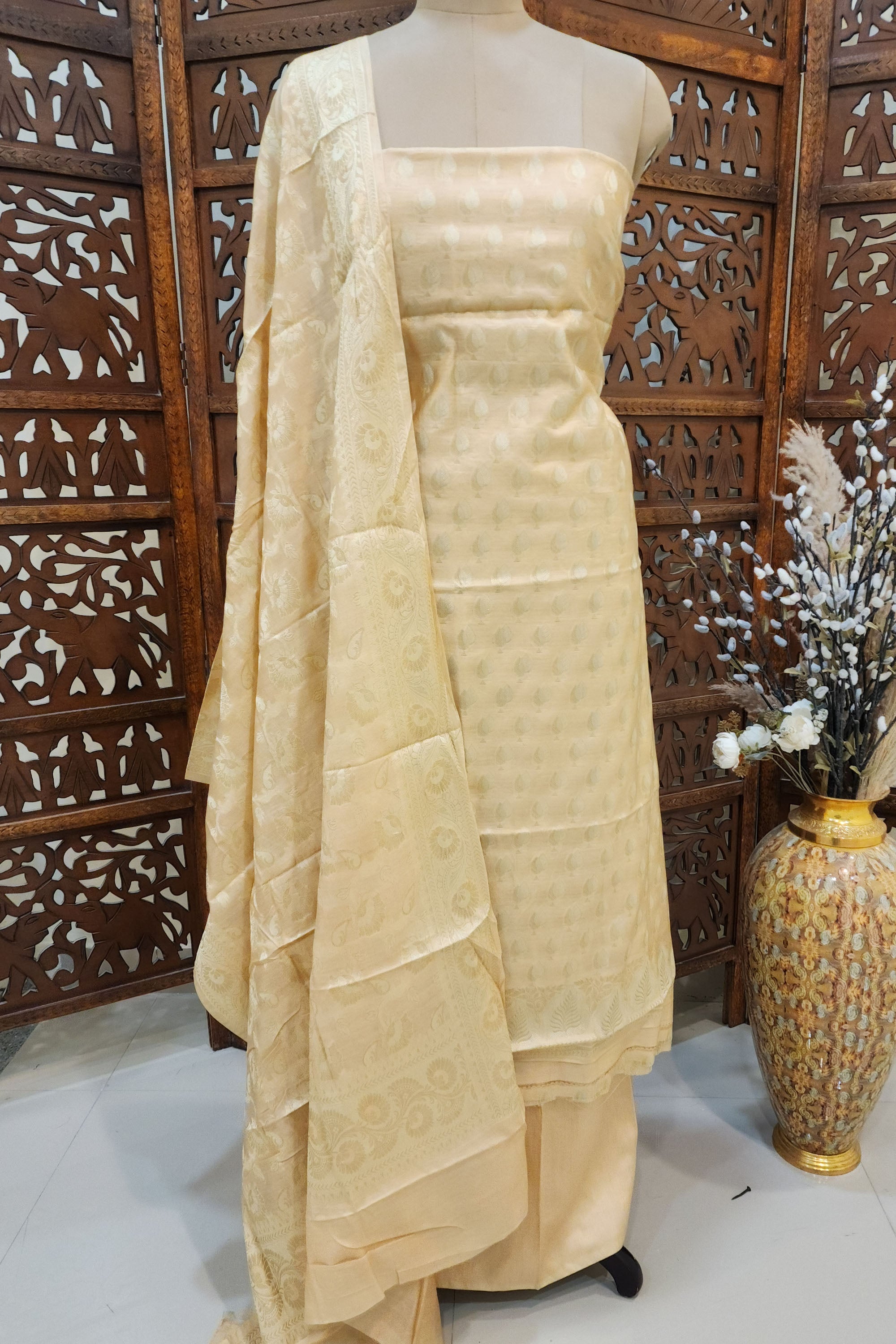 Women Cream & Gold-Toned Chanderi Silk Blend Jacquard Woven Unstitched Dress Material