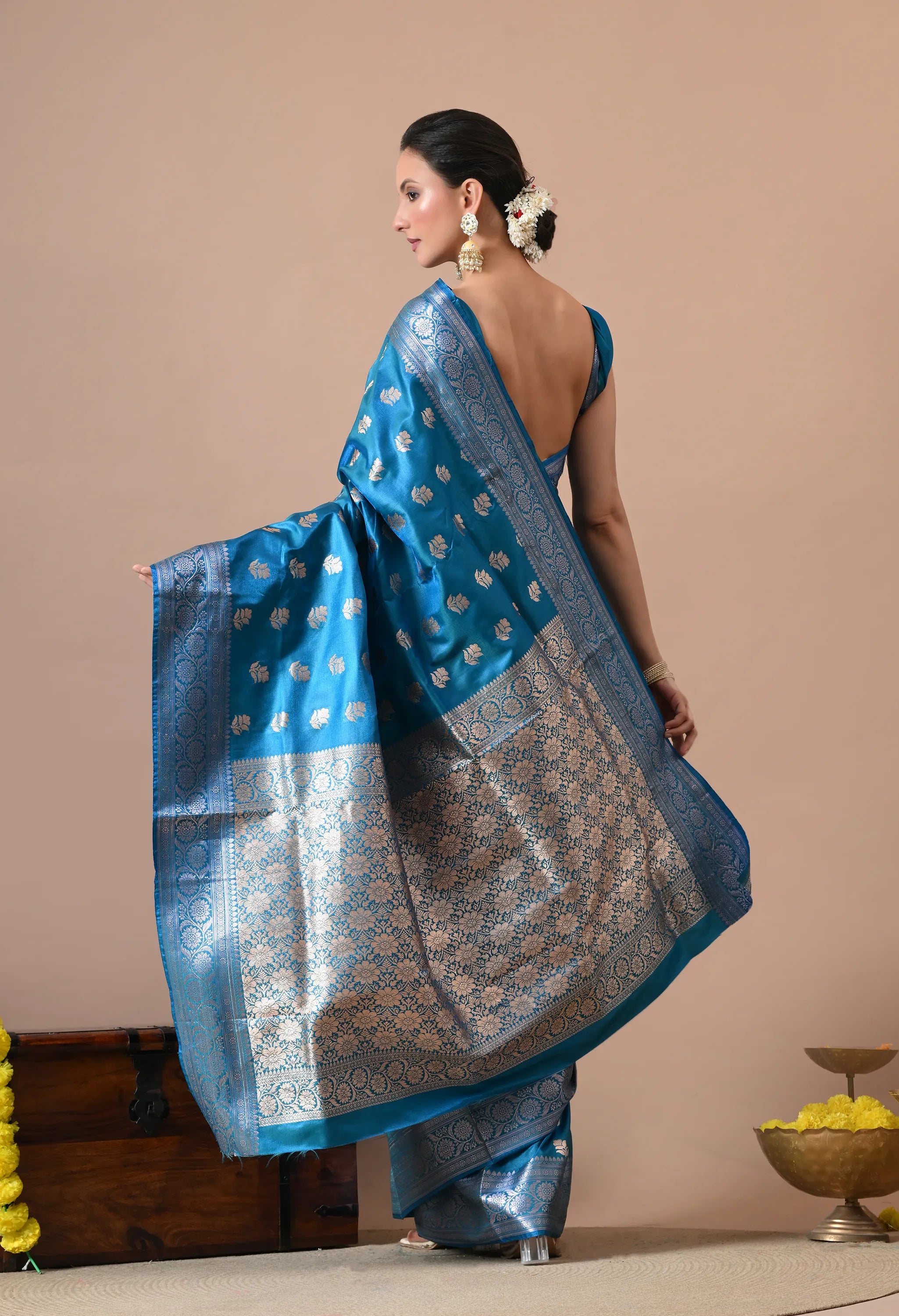 Ethnic Elegance Teal Blue & Silver-Toned Silk Blend Woven Design Banarasi Saree
