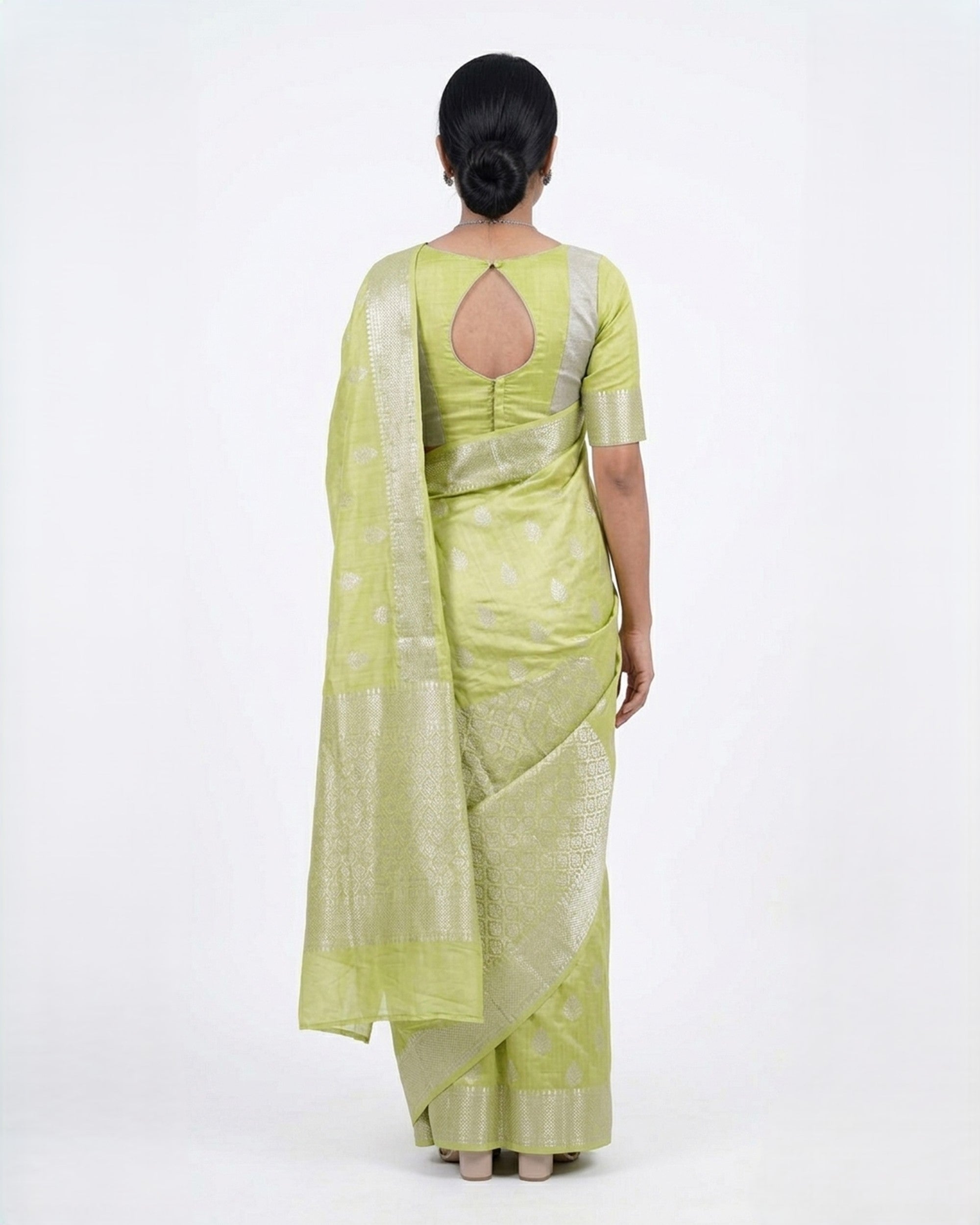 Lime Green & Silver-Toned Silk Blend Zari Woven Banarasi Saree