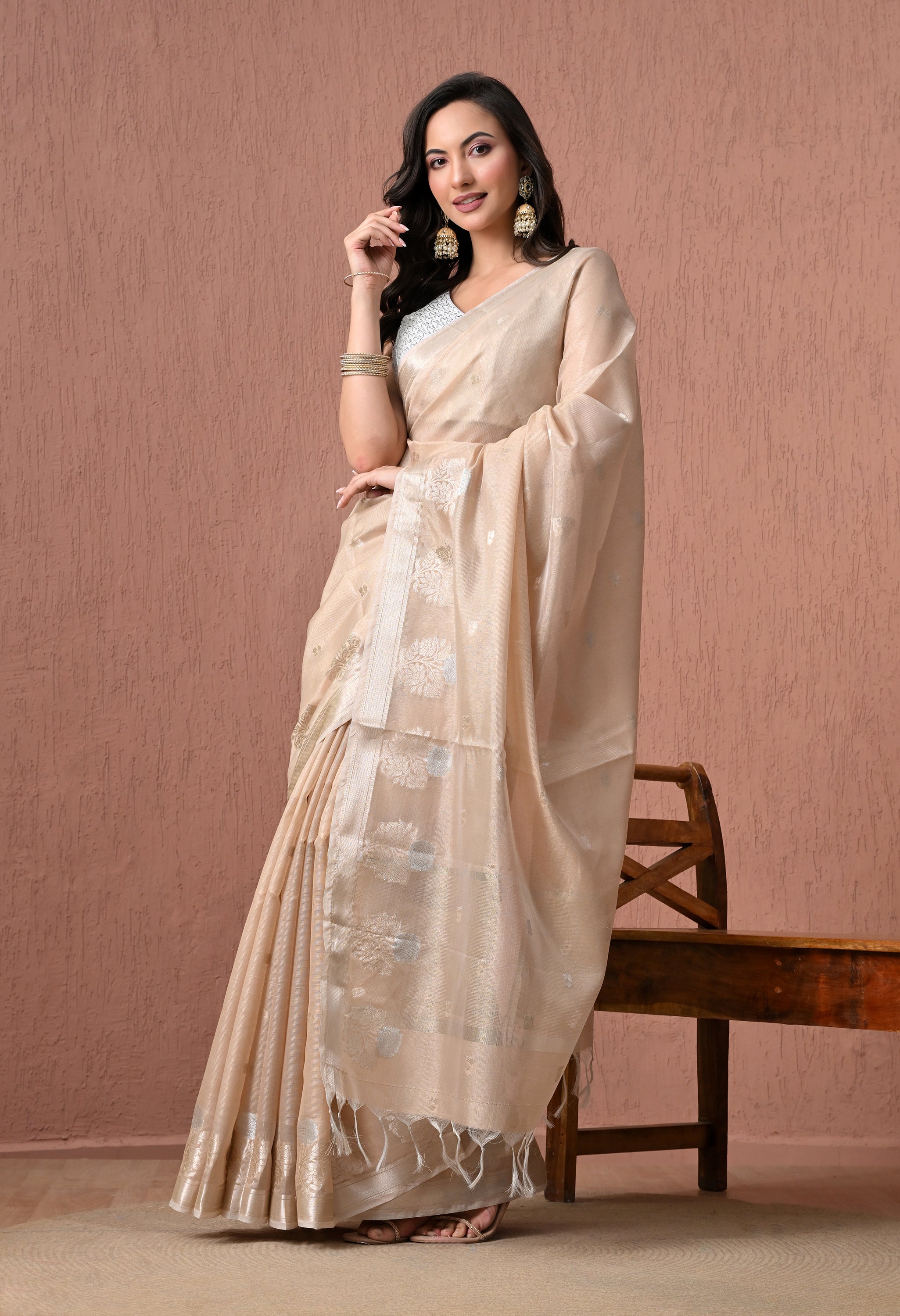 Elegant Off-White Pure Cotton  Saree with Silver Zari Weaving.