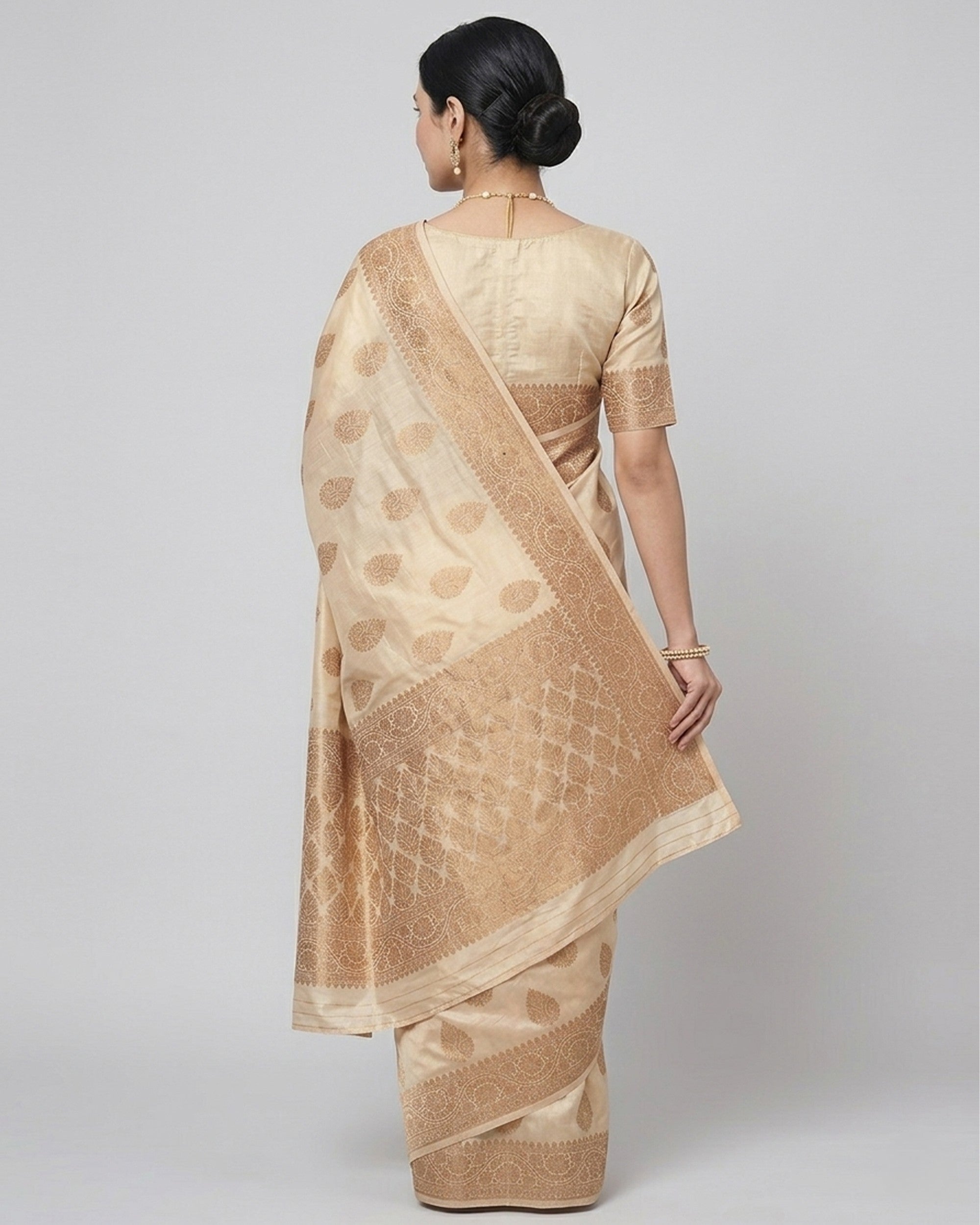 Off-White & Gold-Toned Woven Design Banarasi Saree