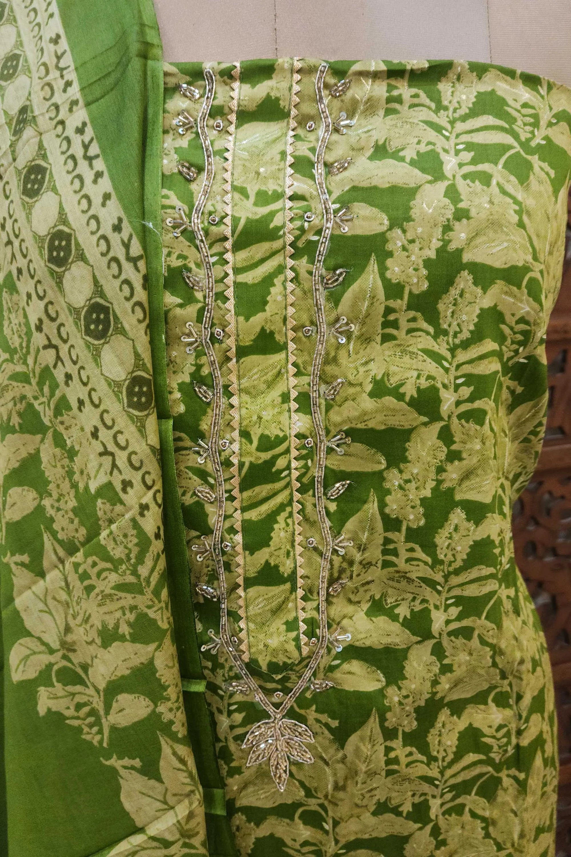 Women Green & Off-White Floral Printed Pure Cotton Unstitched Dress Material with Dupatta