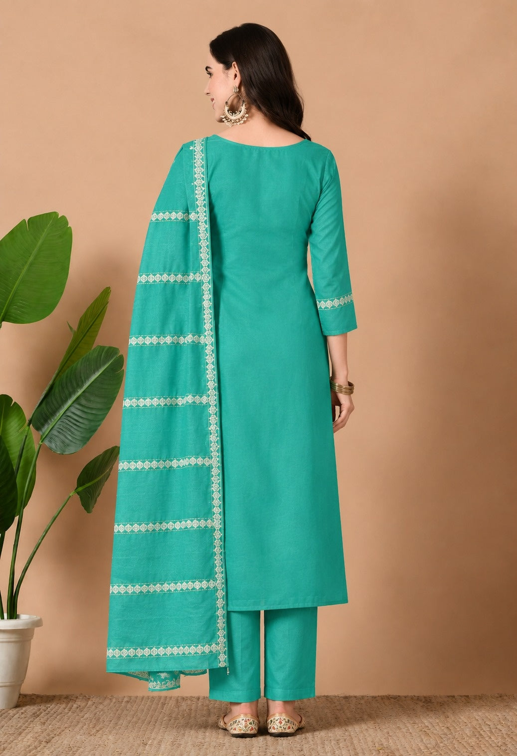 Green Chanderi Silk Embroidered Kurta Set with Organza Dupatta