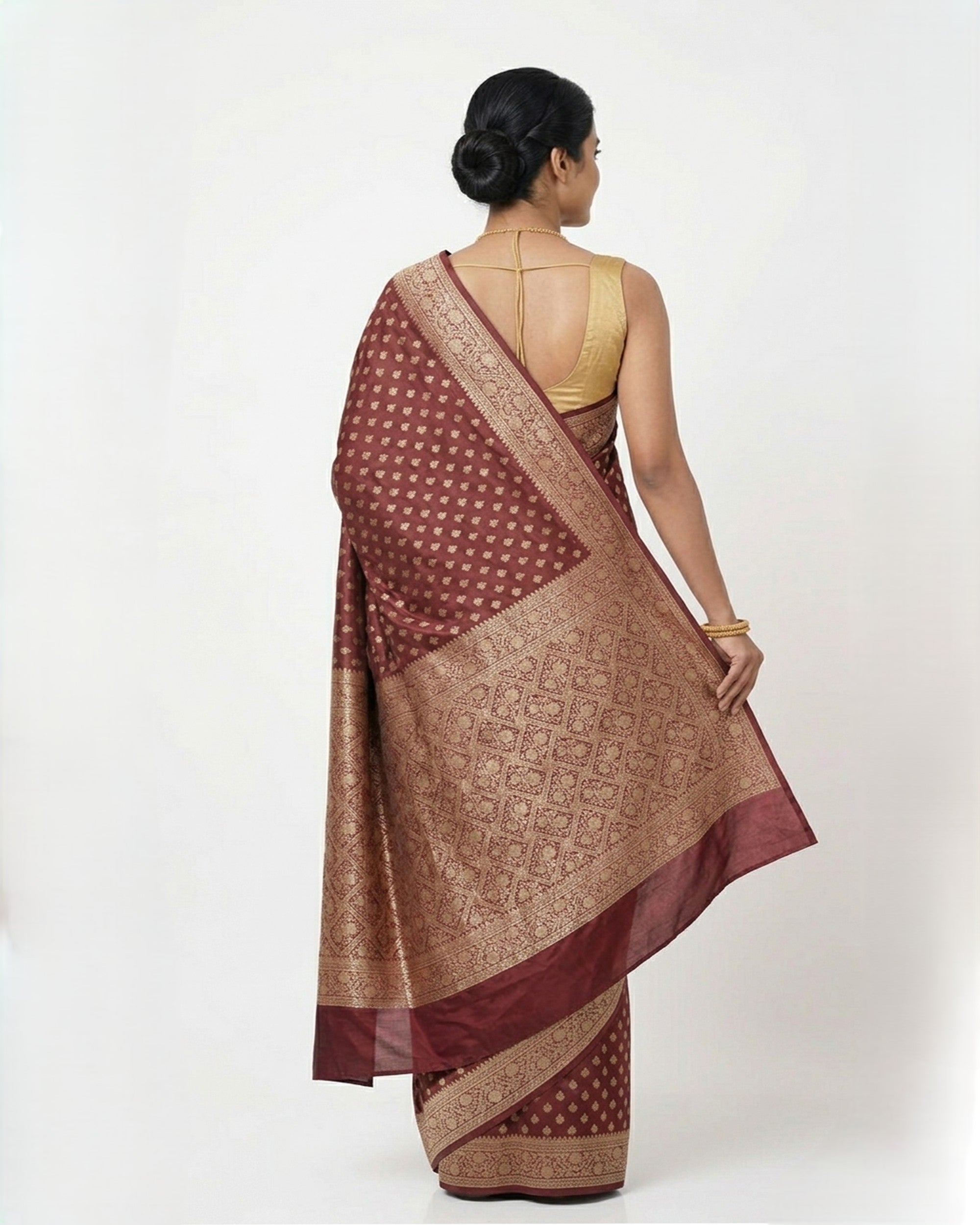 Maroon & Gold-Toned Silk Blend Zari Woven Banarasi Saree