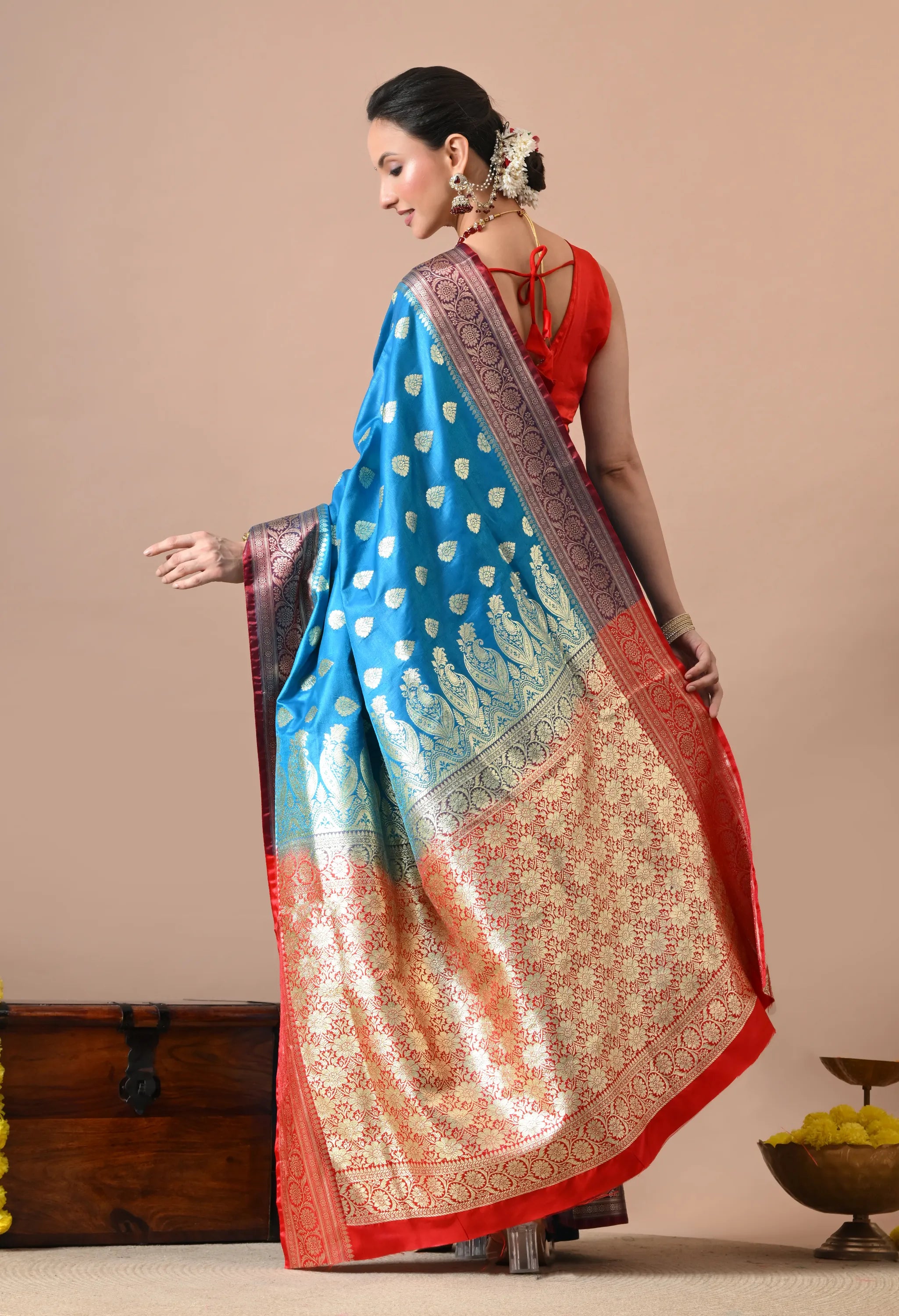 Ethnic Elegance: Teal Blue & Gold-Toned Silk Blend Banarasi Saree