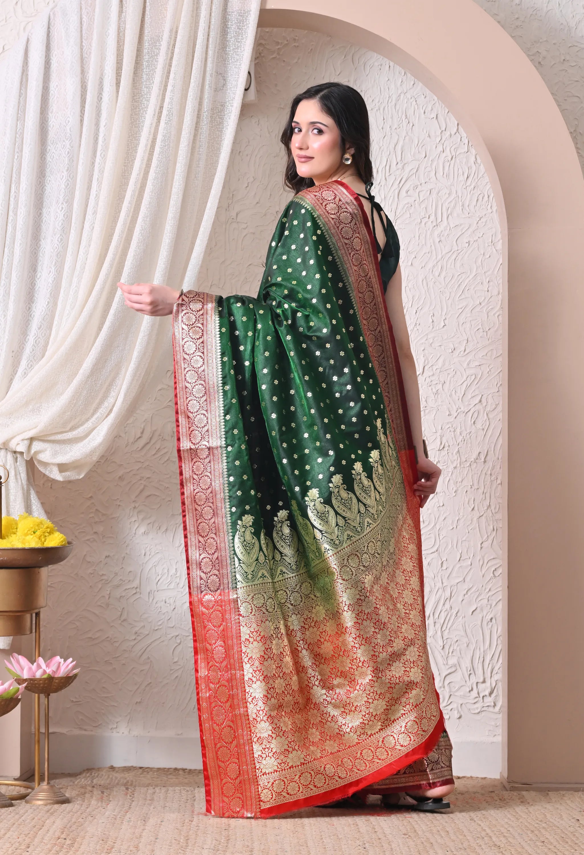 Elegant Bottle Green Silk Blend Banarasi Saree