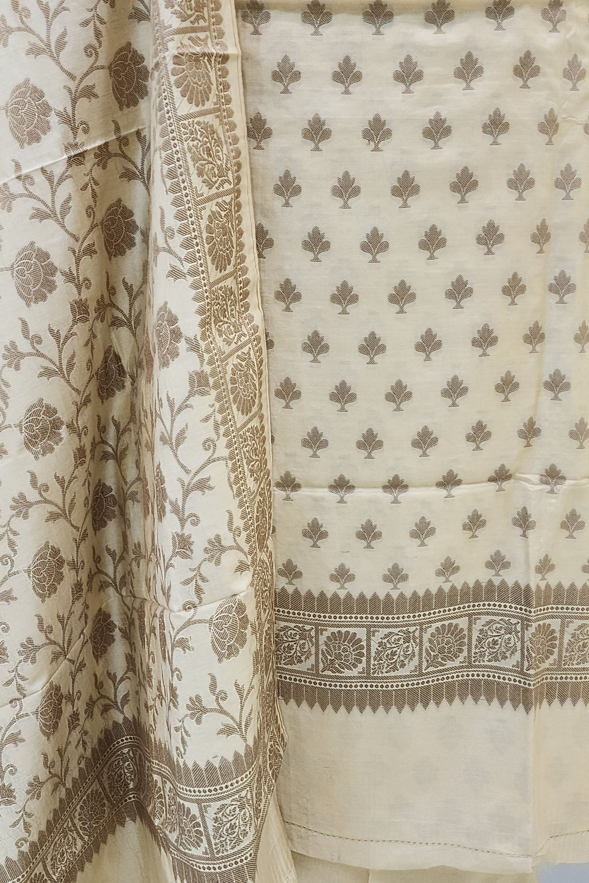 Women Cream & Gold-Toned Chanderi Silk Blend Jacquard Woven Unstitched Dress Material