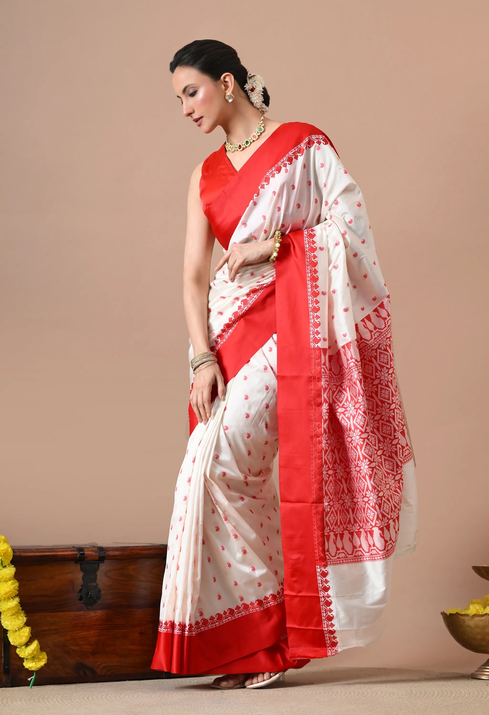 Elegant Off-White & Red Silk Blend Woven Design Saree with Blouse Piece