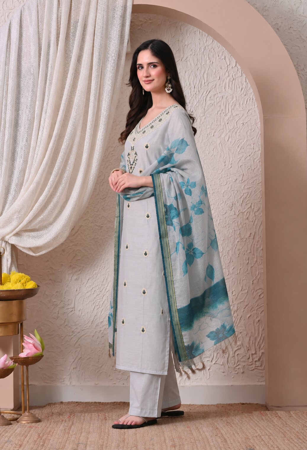 Grey Chanderi Silk Embroidered Kurta Set with Organza Dupatta