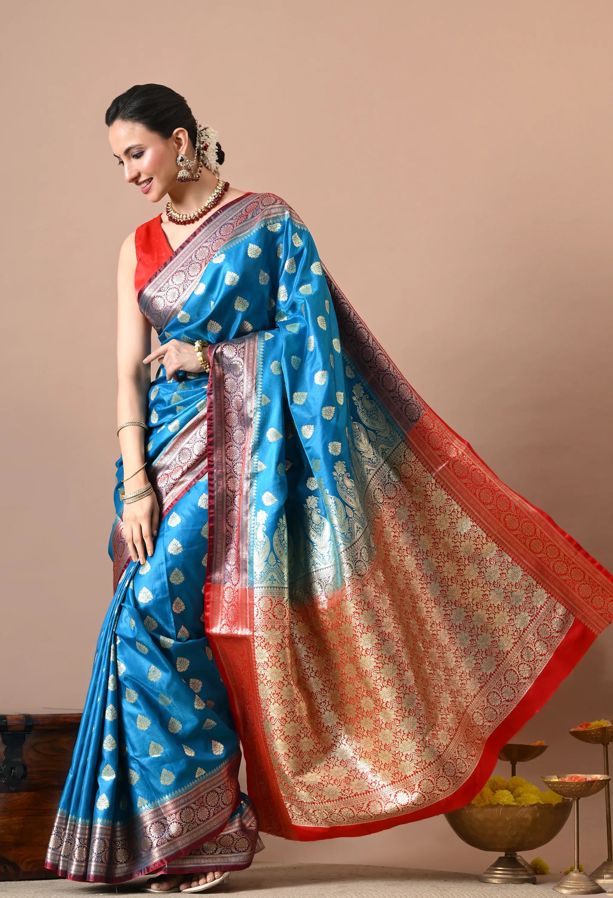 Ethnic Elegance: Teal Blue & Gold-Toned Silk Blend Banarasi Saree
