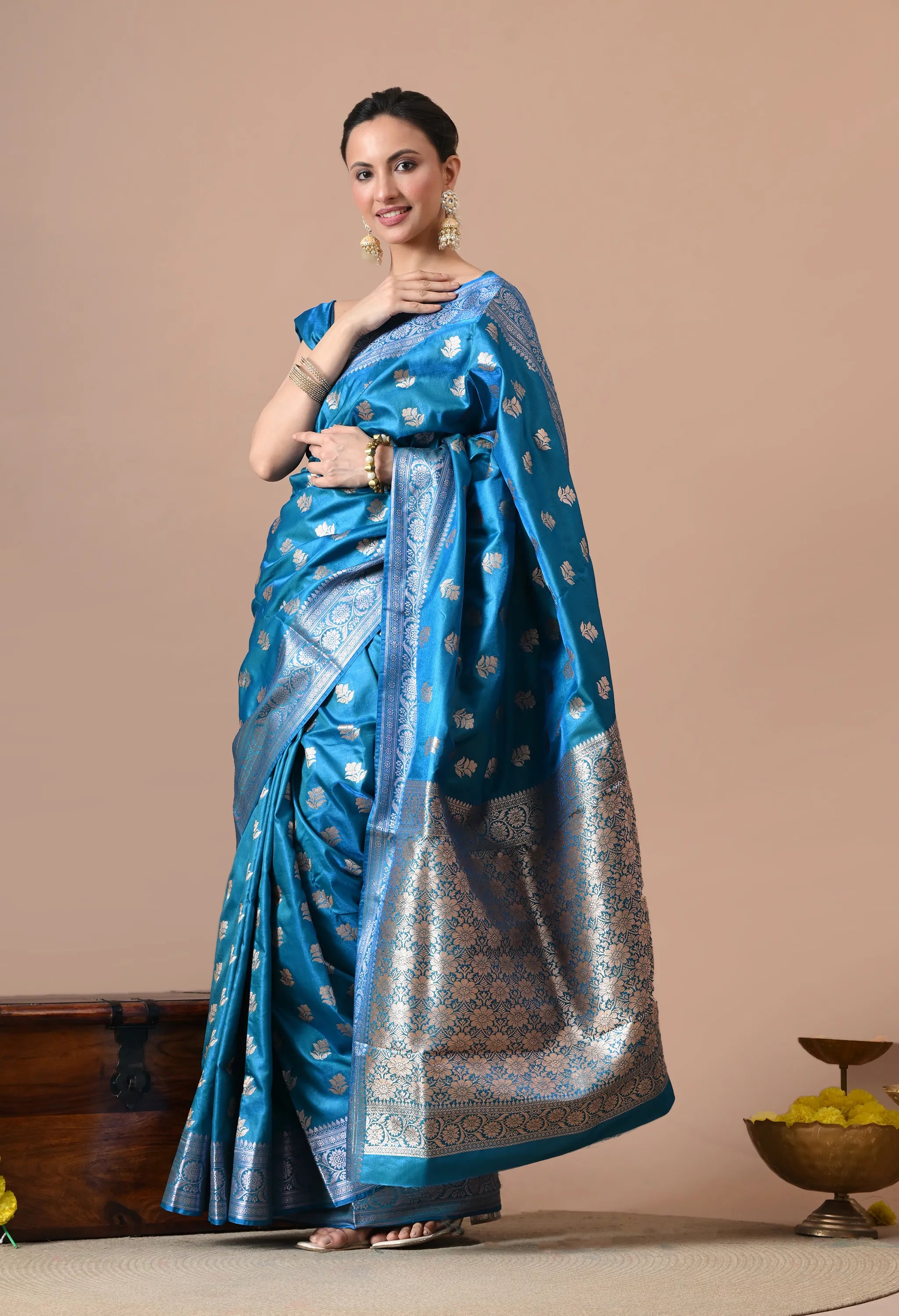 Ethnic Elegance Teal Blue & Silver-Toned Silk Blend Woven Design Banarasi Saree