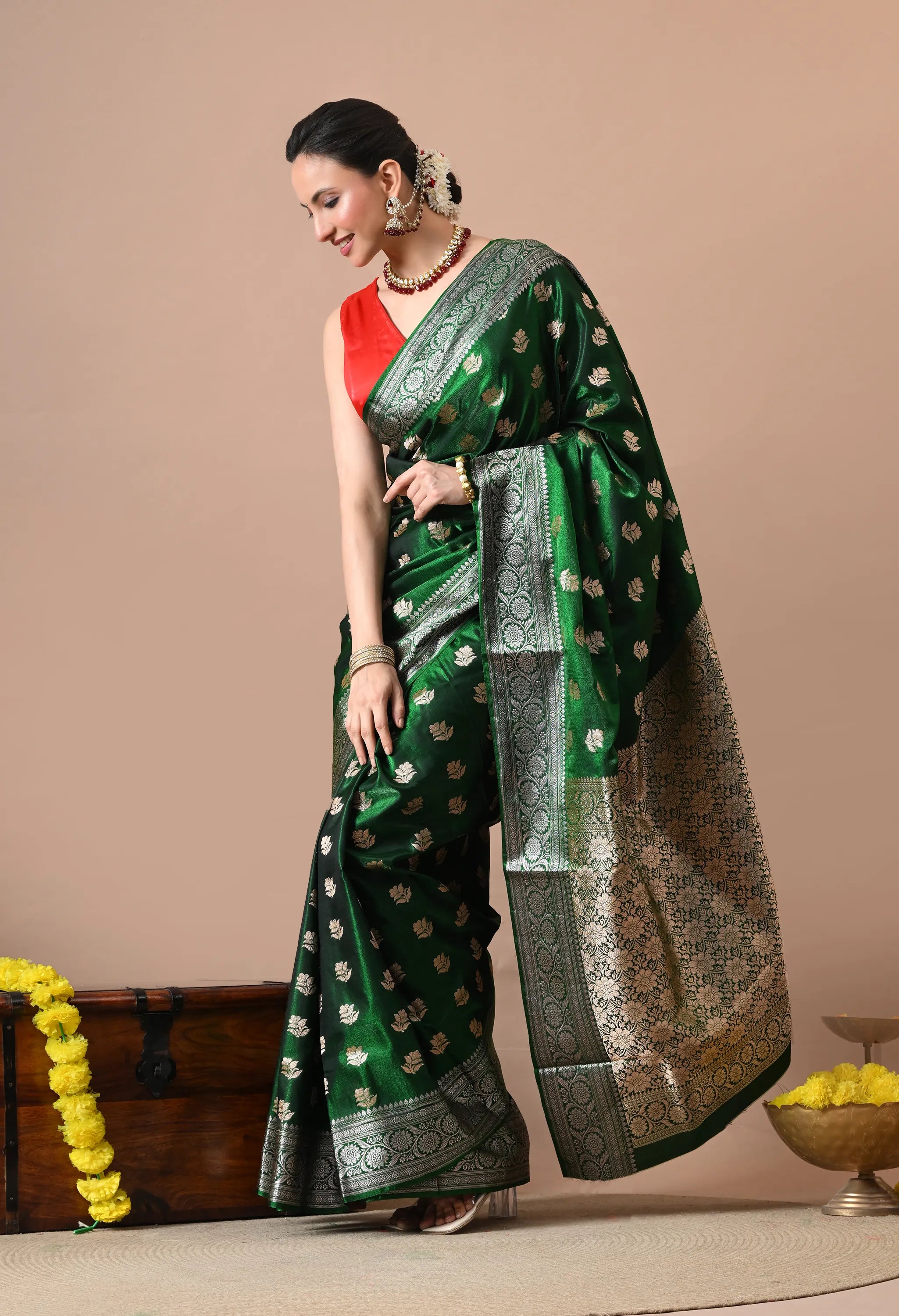 Bottle Green & Silver-Toned Silk Blend Woven Design Banarasi Saree