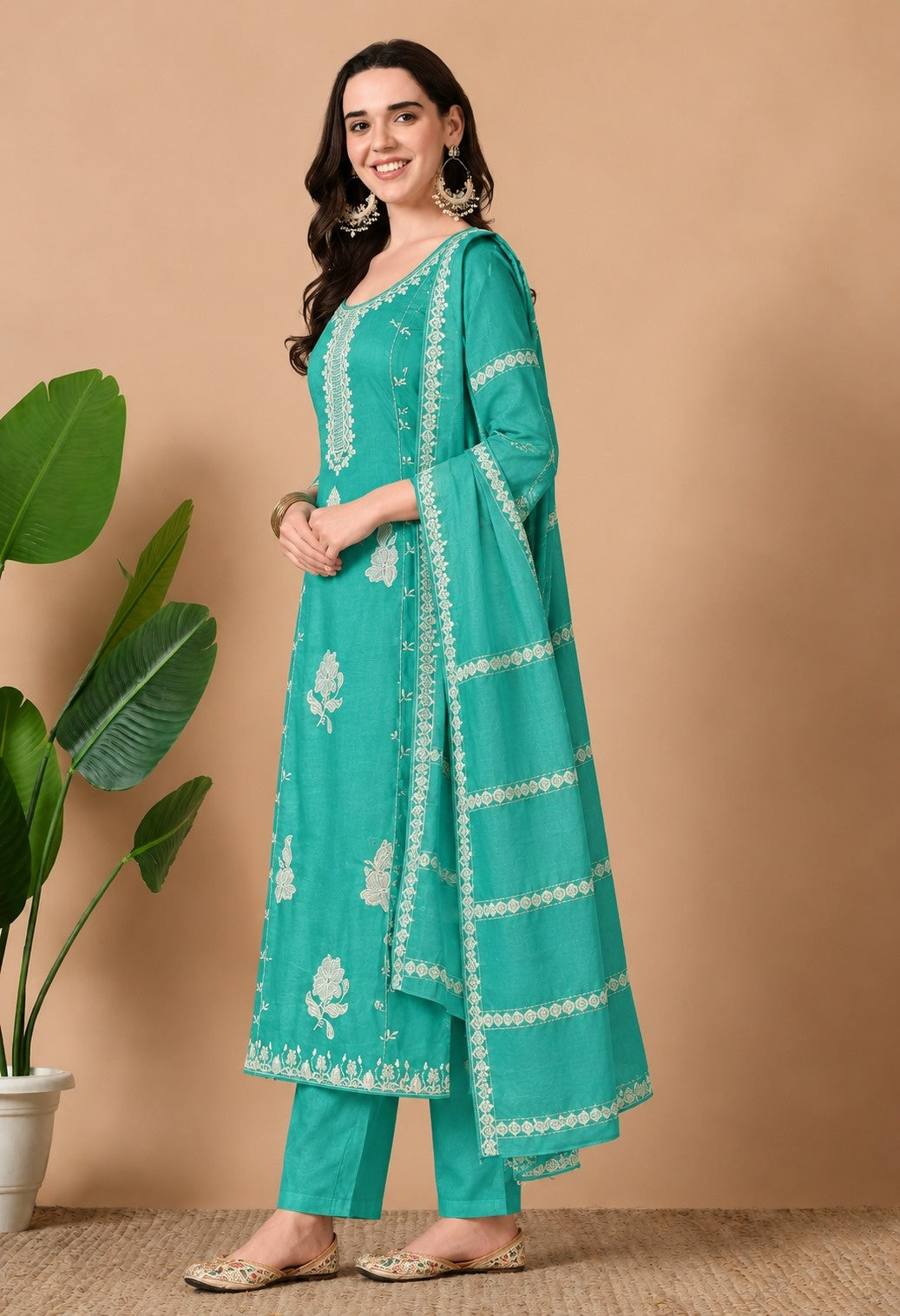 Green Chanderi Silk Embroidered Kurta Set with Organza Dupatta