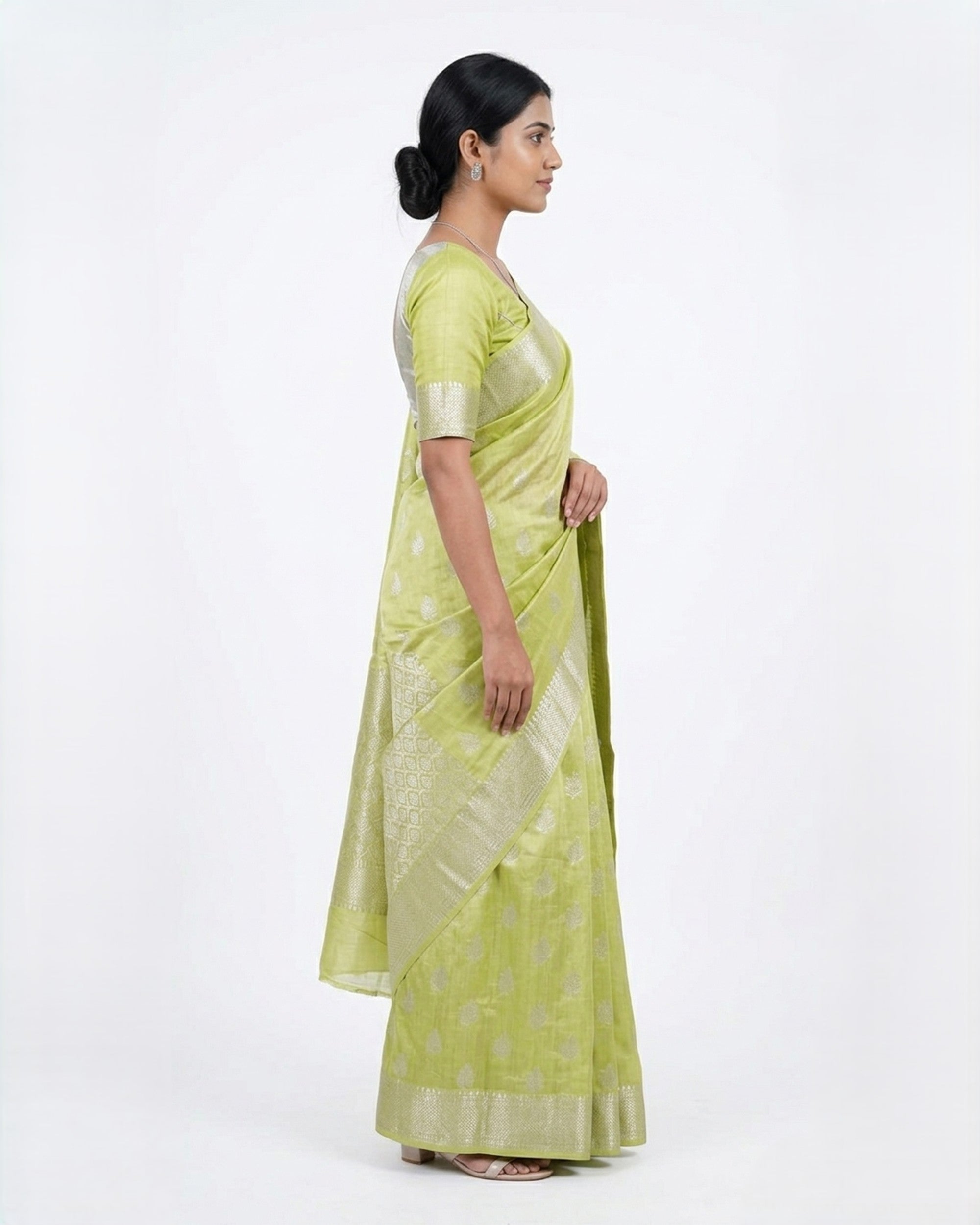 Lime Green & Silver-Toned Silk Blend Zari Woven Banarasi Saree