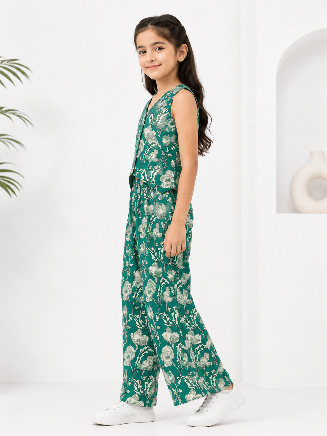 Girls Emerald Green Floral Printed V-Neck Vest & Wide-Leg Co-Ord Set