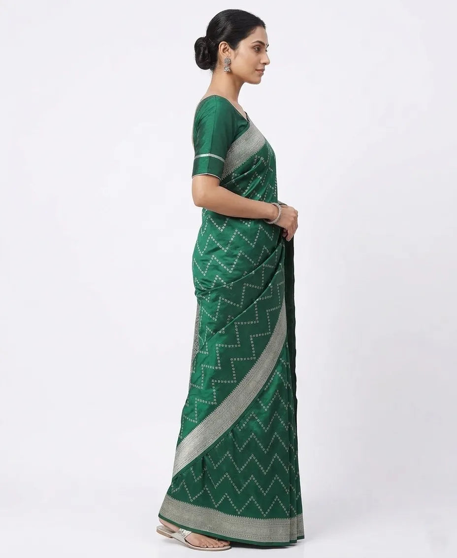 Green & Silver-Toned Silk Blend Woven Design Banarasi Saree