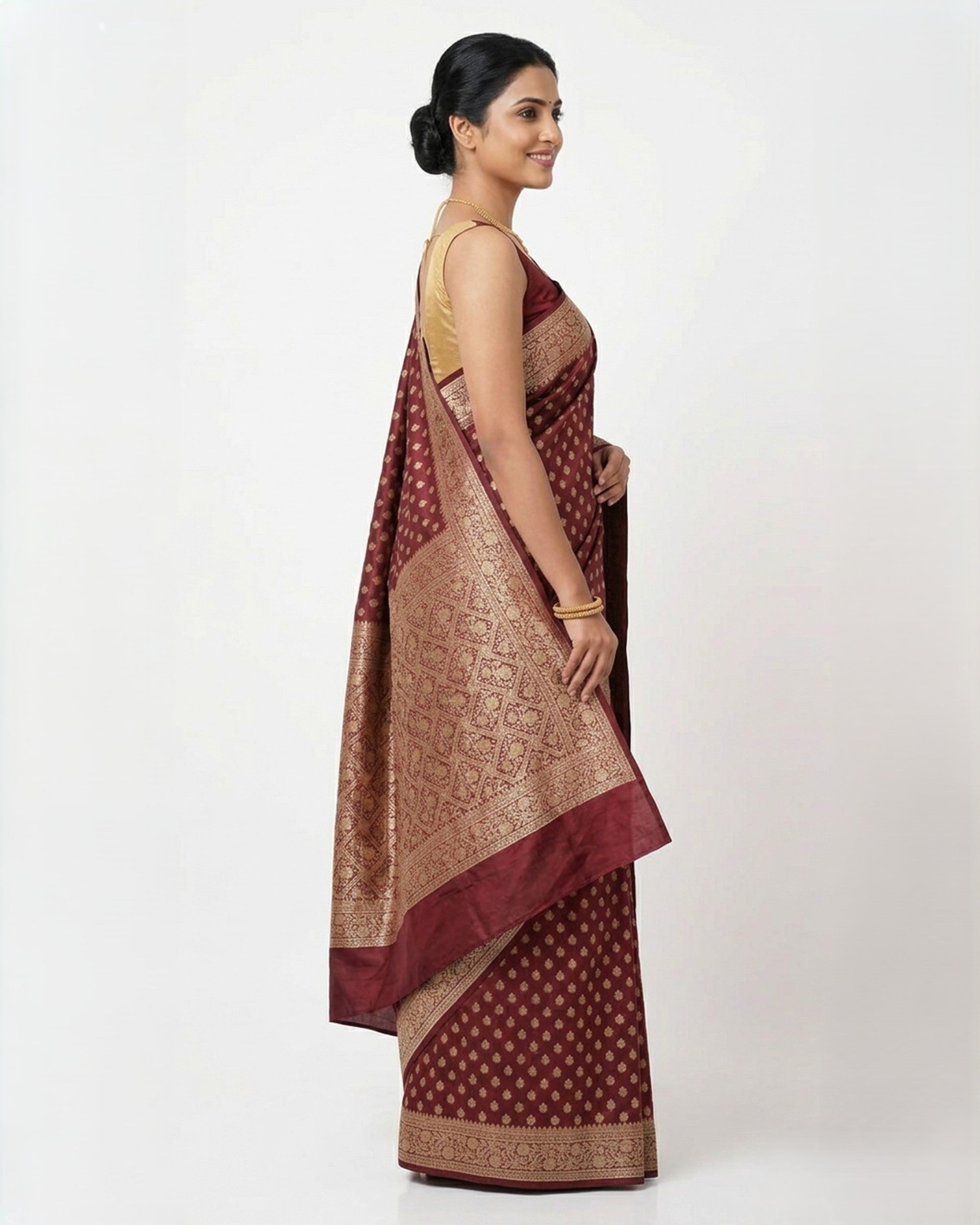 Maroon & Gold-Toned Silk Blend Zari Woven Banarasi Saree