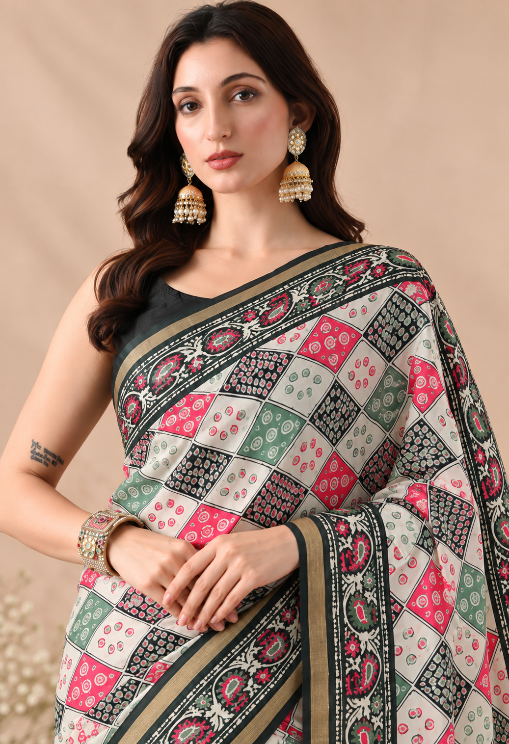 Elegant Off-White Geometric Floral Printed Saree with Dark Green Traditional Border