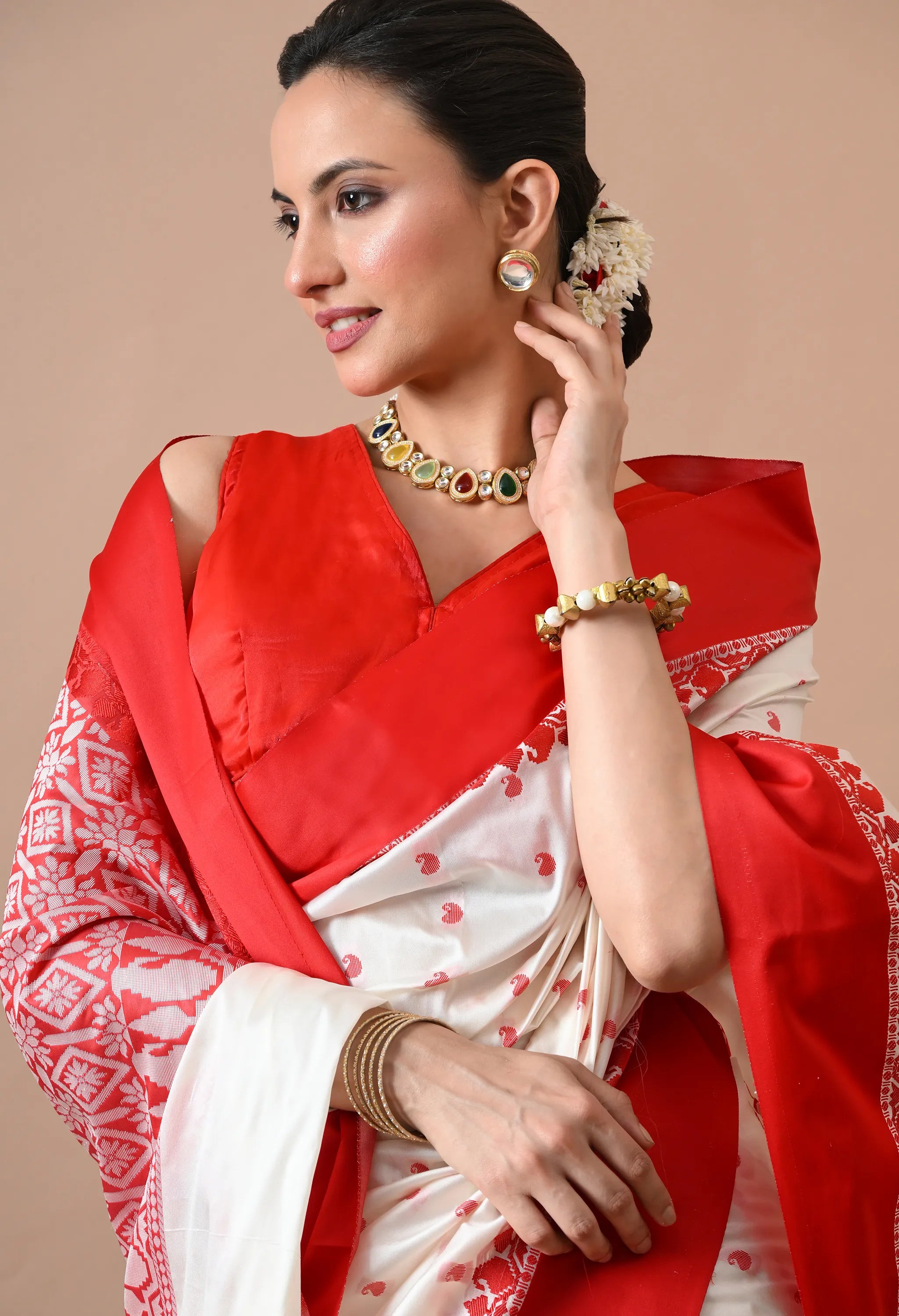 Elegant Off-White & Red Silk Blend Woven Design Saree with Blouse Piece