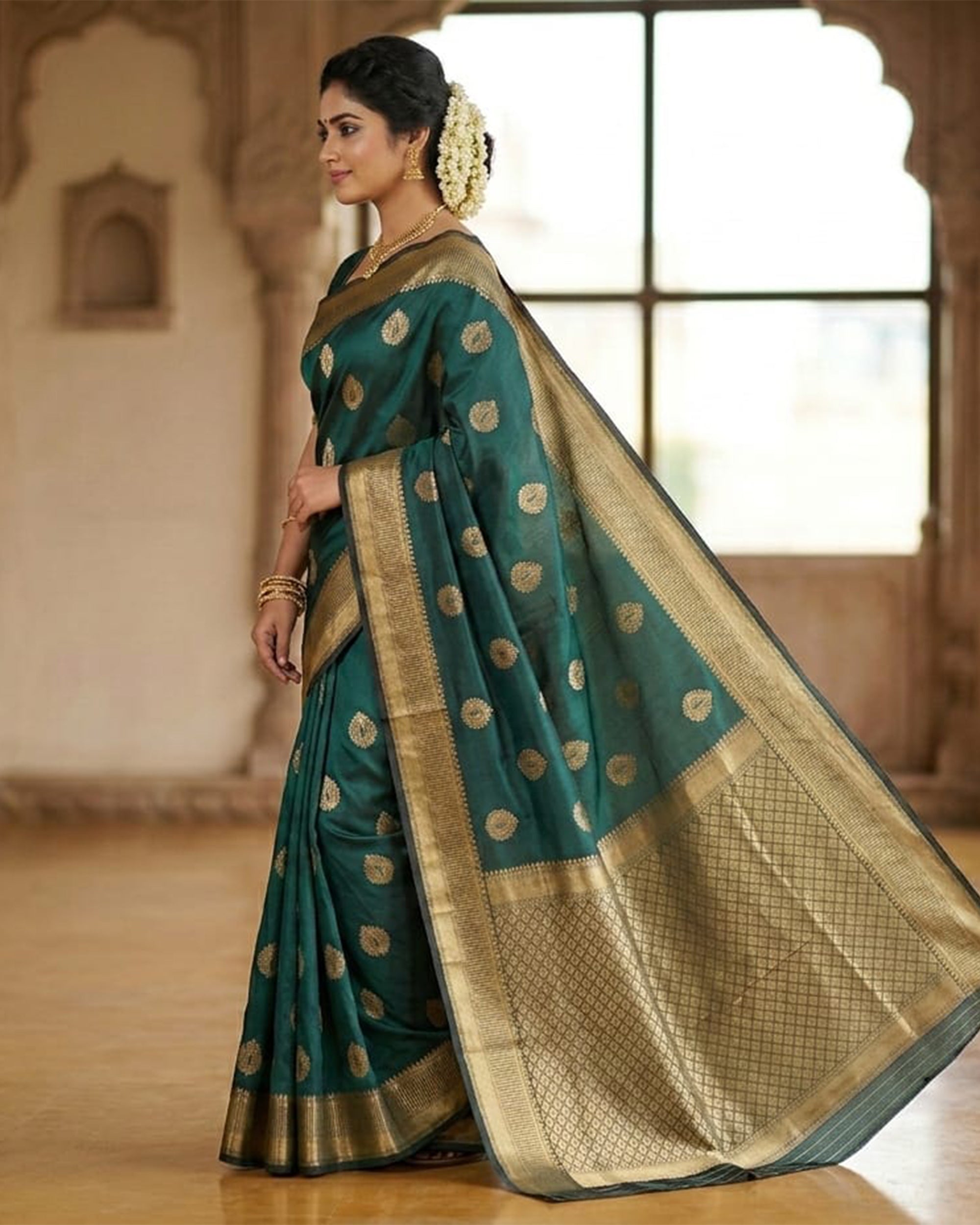 Womens Bottle Green & Gold-Toned Art Silk Kanjeevaram Style Saree with Blouse Piece