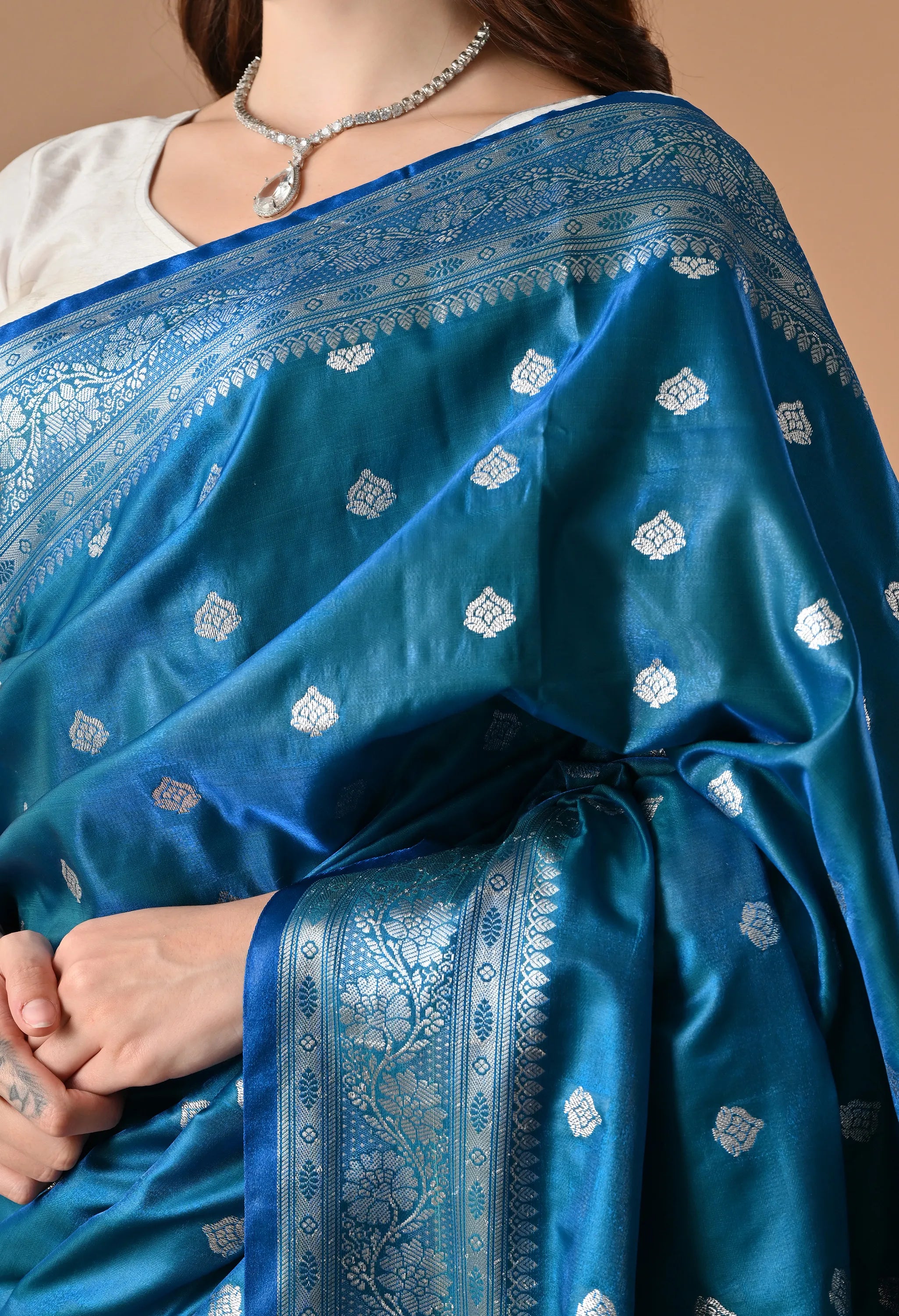 Teal Blue & Silver-Toned Silk Blend Woven Design Banarasi Saree