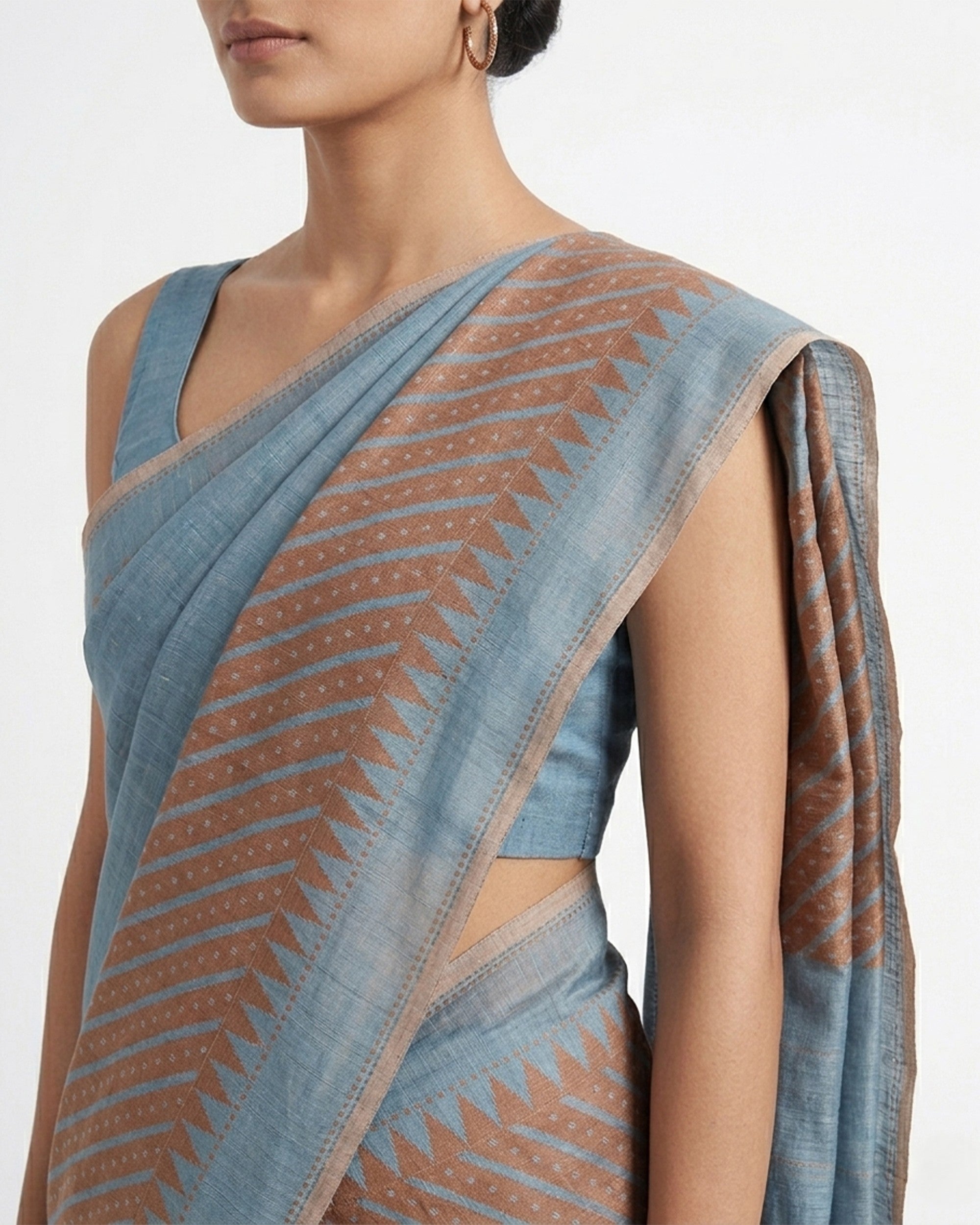 Grey & Copper-Toned Woven Design Saree