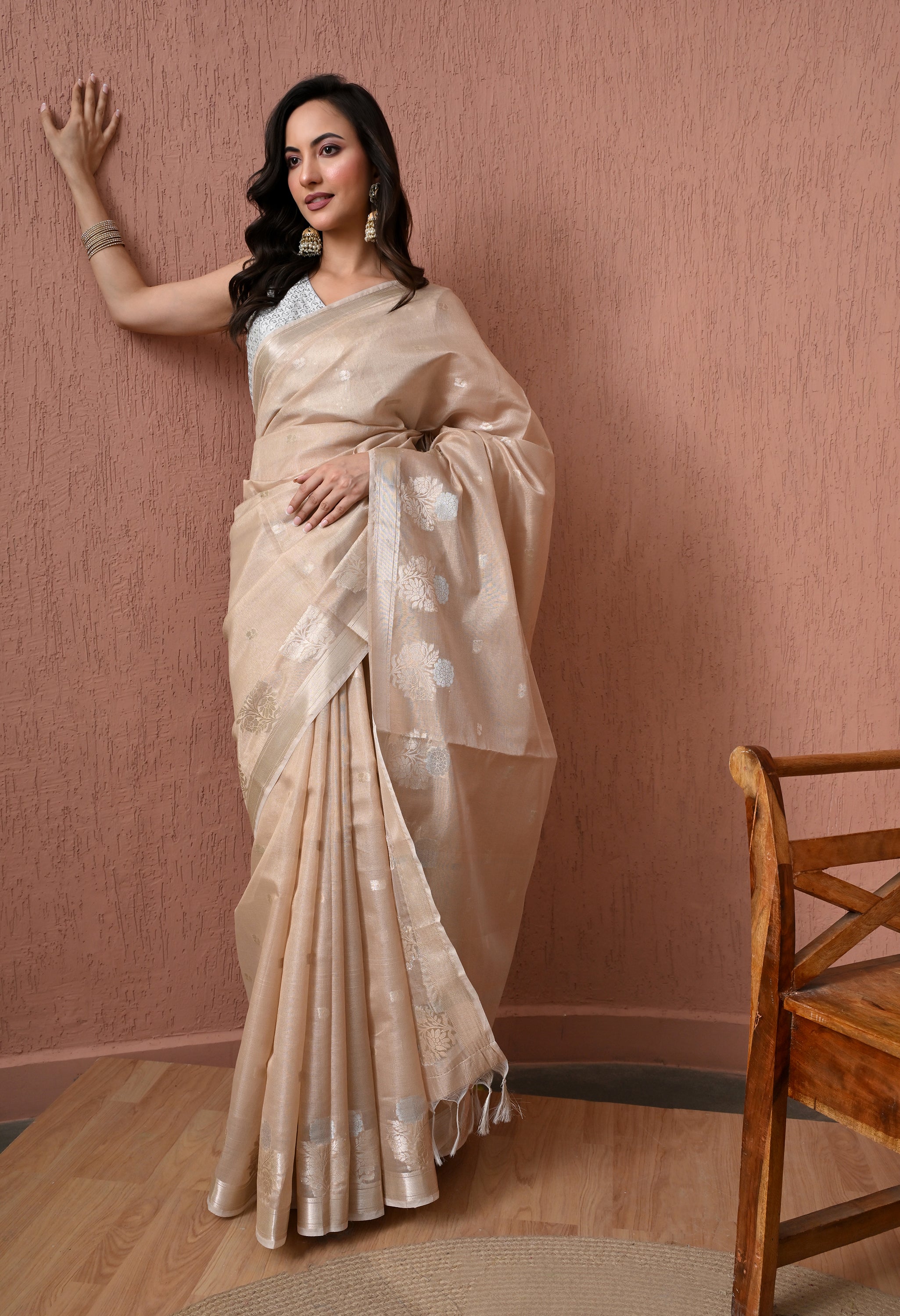 Elegant Off-White Pure Cotton  Saree with Silver Zari Weaving.