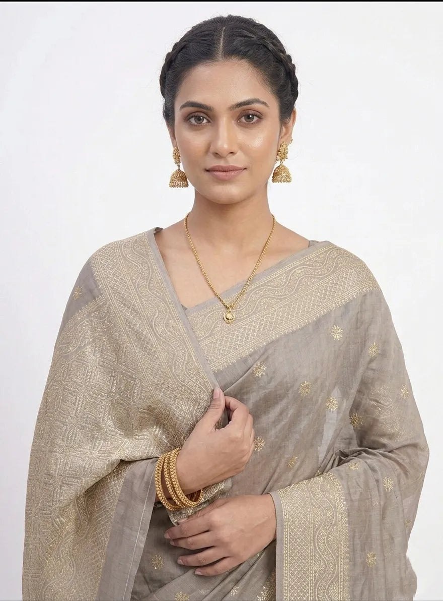 Grey & Gold-Toned Woven Design Banarasi Silk Saree with Unstitched Blouse Piece