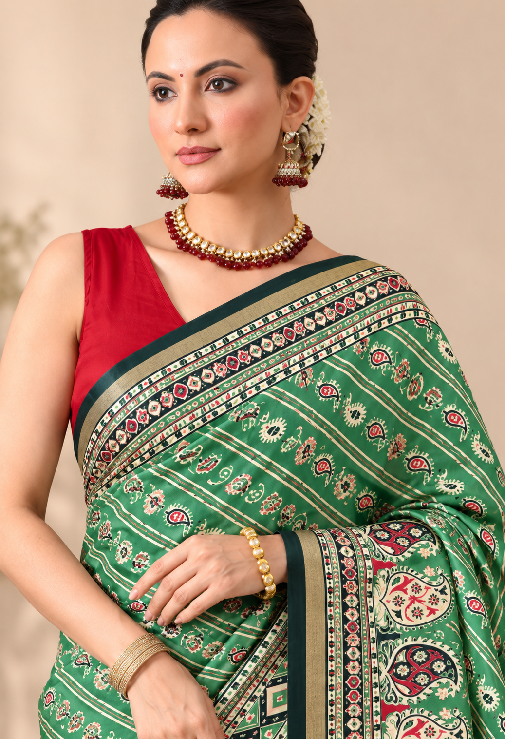 Elegant Green Printed Saree with Intricate Traditional Border & Pallu