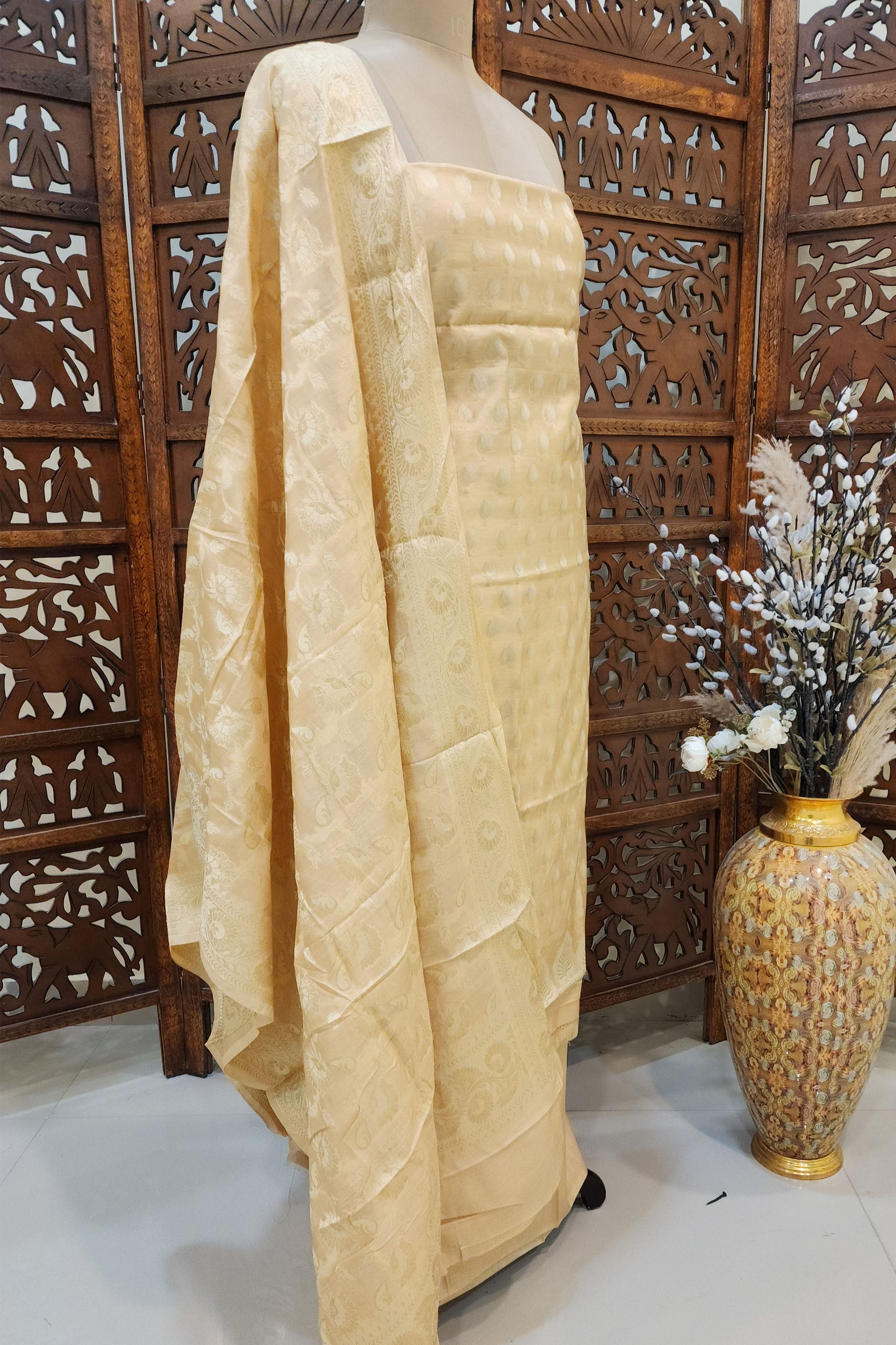 Women Cream & Gold-Toned Chanderi Silk Blend Jacquard Woven Unstitched Dress Material
