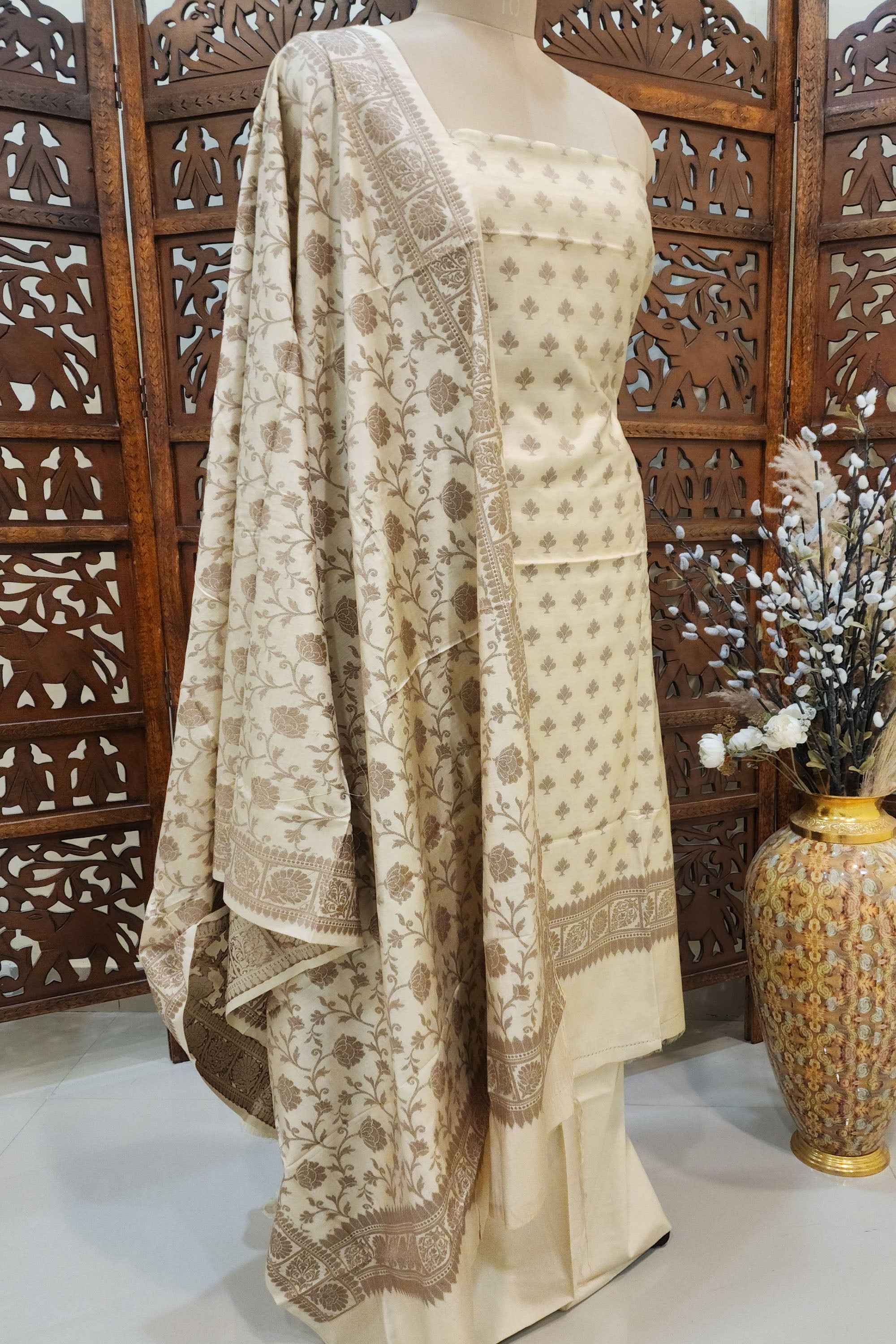 Women Cream & Gold-Toned Chanderi Silk Blend Jacquard Woven Unstitched Dress Material