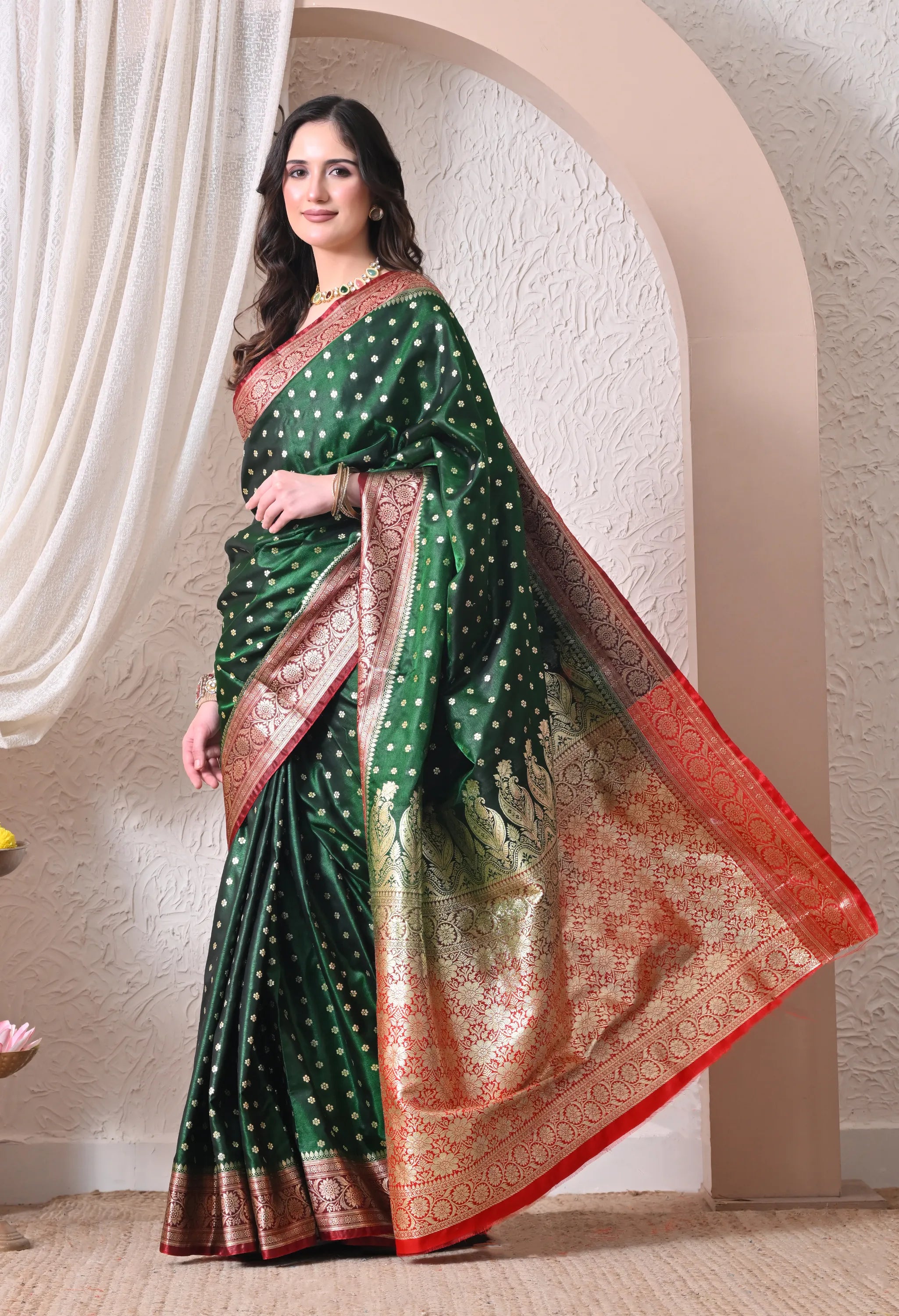 Elegant Bottle Green Silk Blend Banarasi Saree