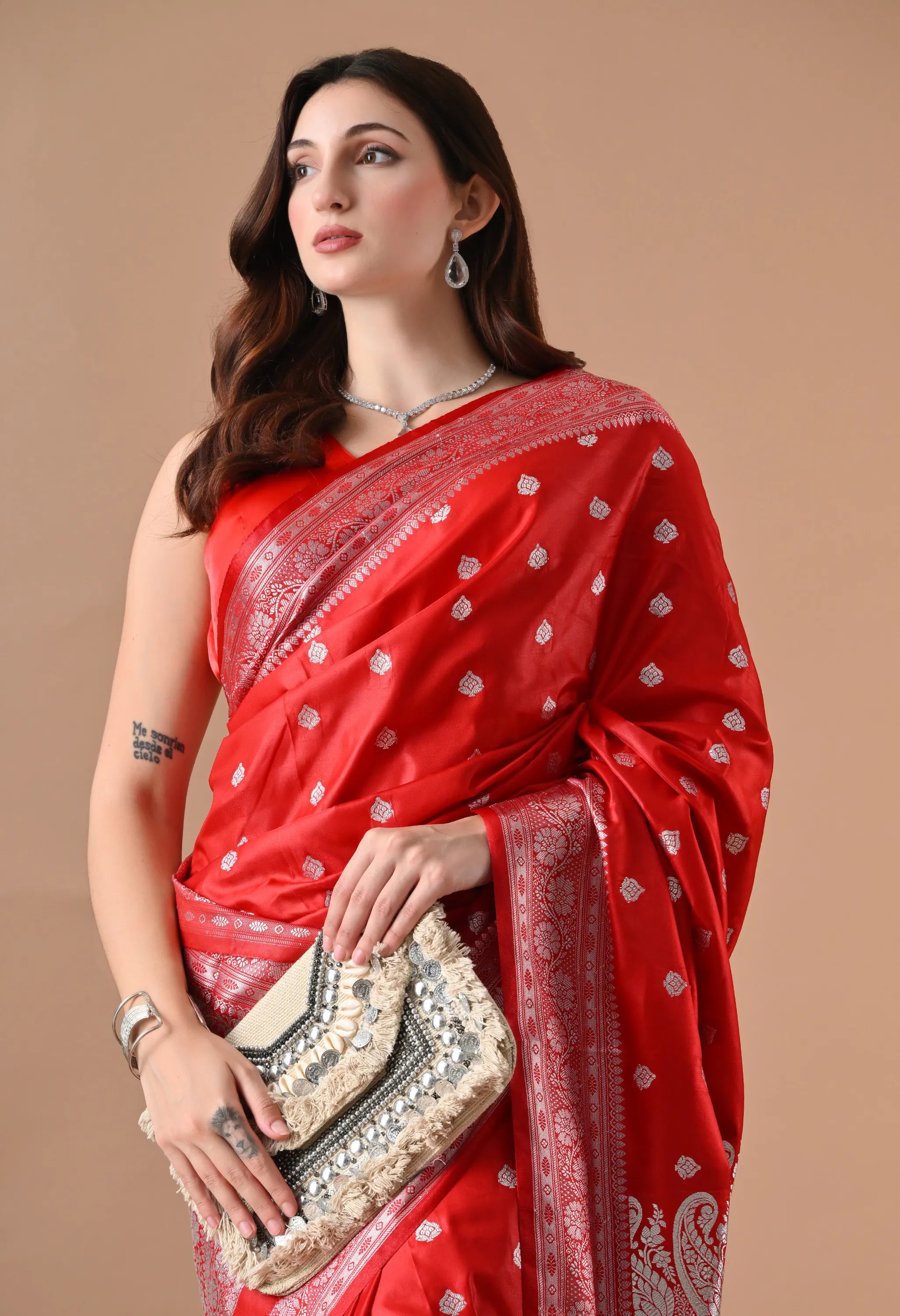 Red & Silver-Toned Woven Design Silk Blend Banarasi Saree
