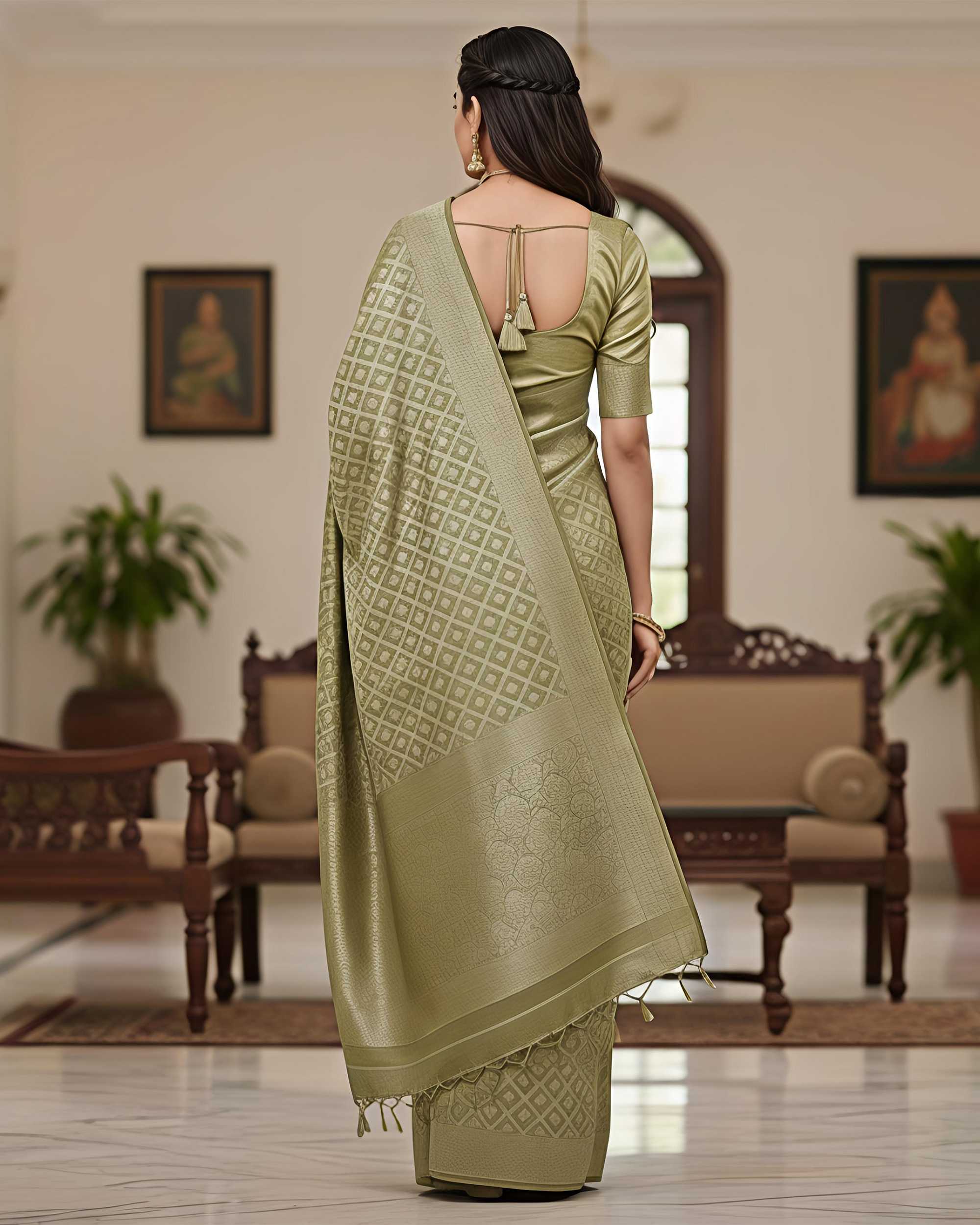 Women Olive Green & Gold-Toned Silk Blend Woven Design Banarasi Saree