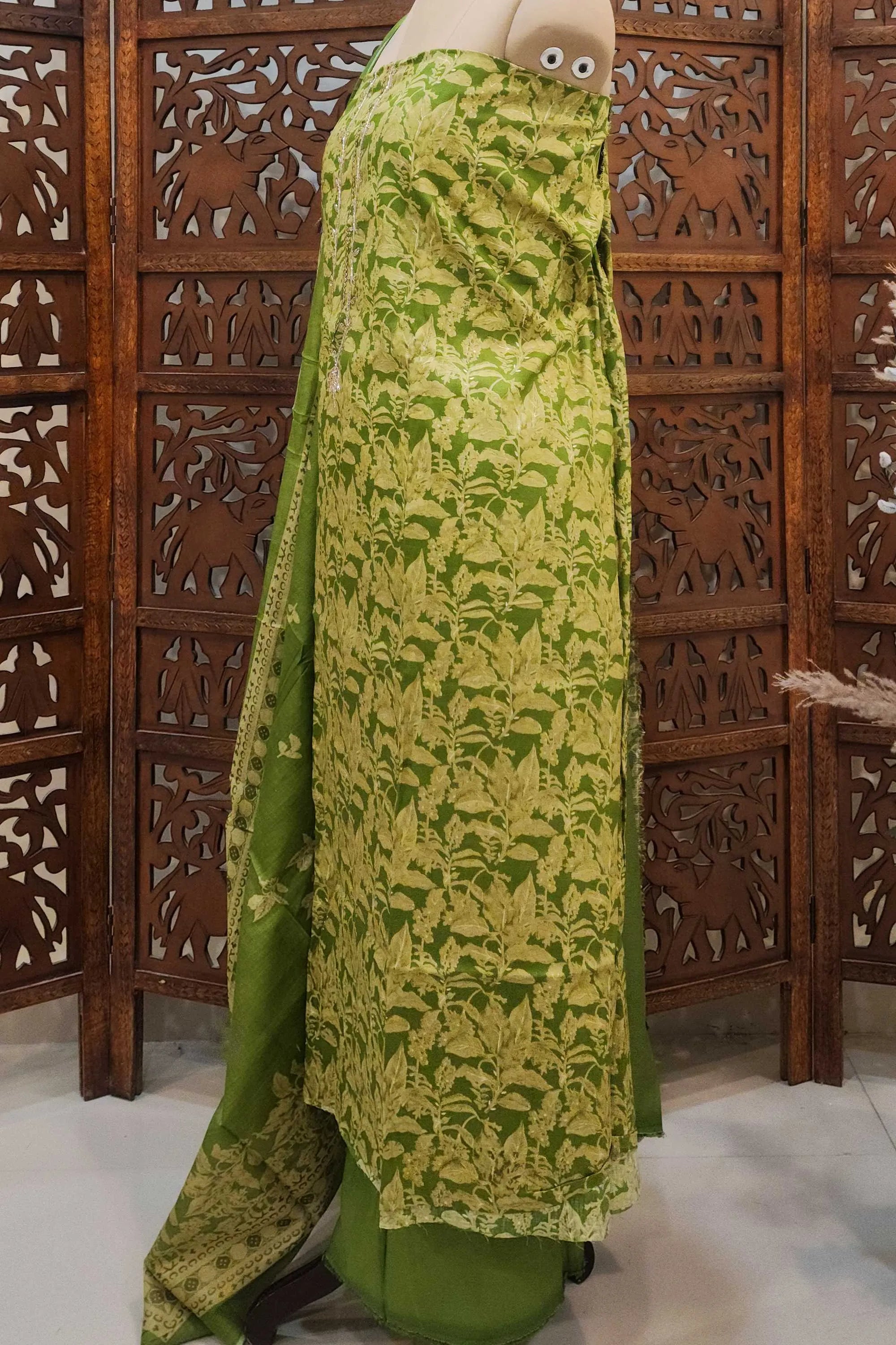 Women Green & Off-White Floral Printed Pure Cotton Unstitched Dress Material with Dupatta
