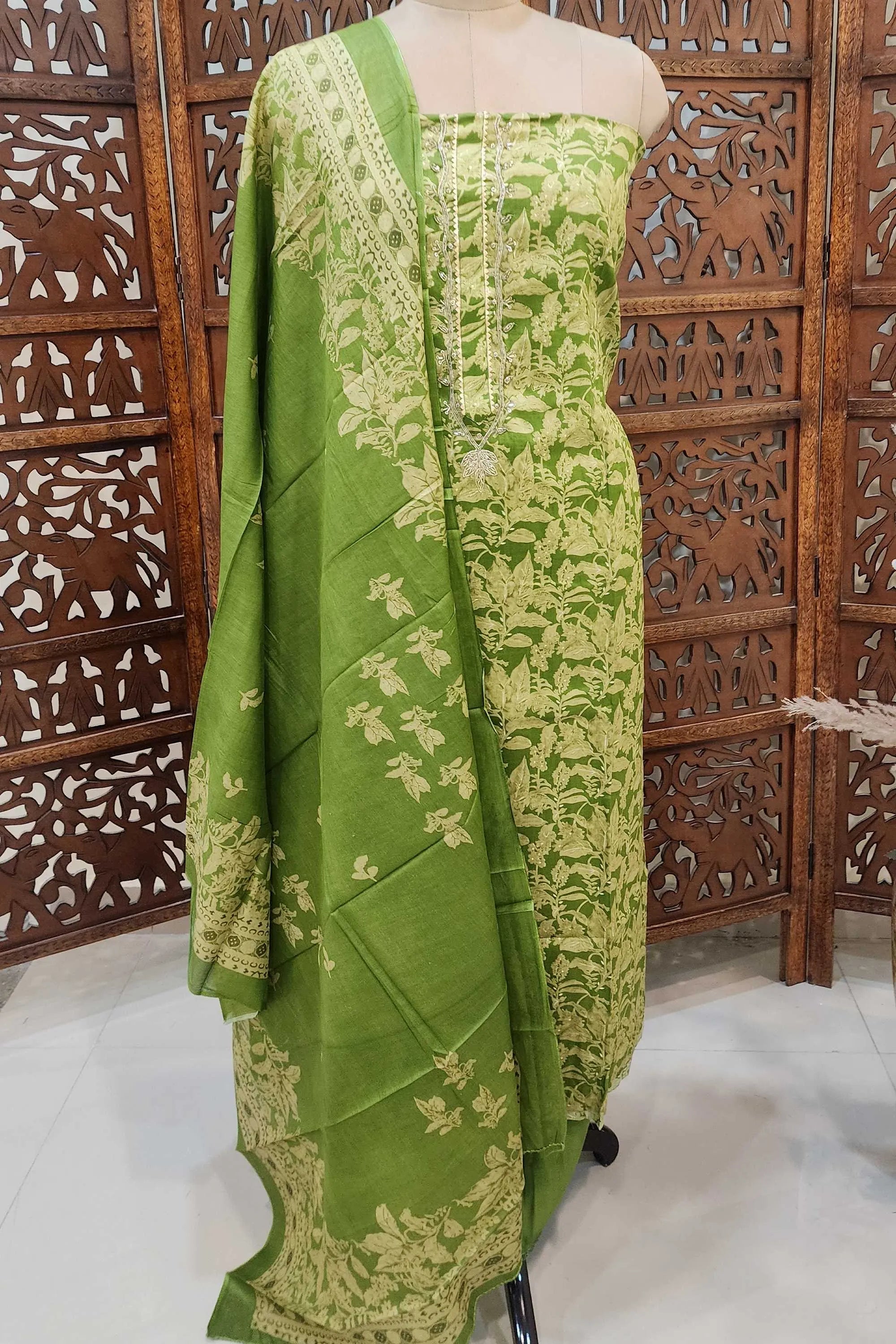 Women Green & Off-White Floral Printed Pure Cotton Unstitched Dress Material with Dupatta