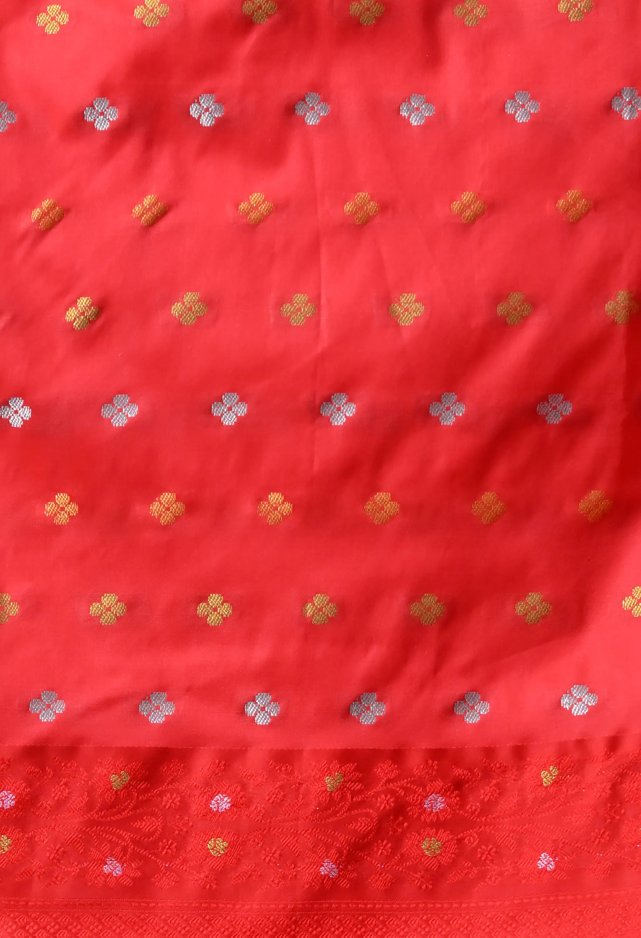 Elegant Off-White and Red Silk Blend Saree with Traditional Woven Borders