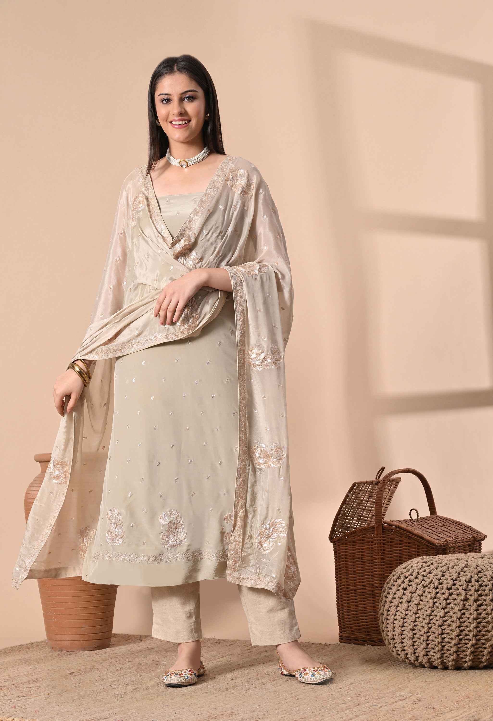 Crepe Suit Set with Handwork