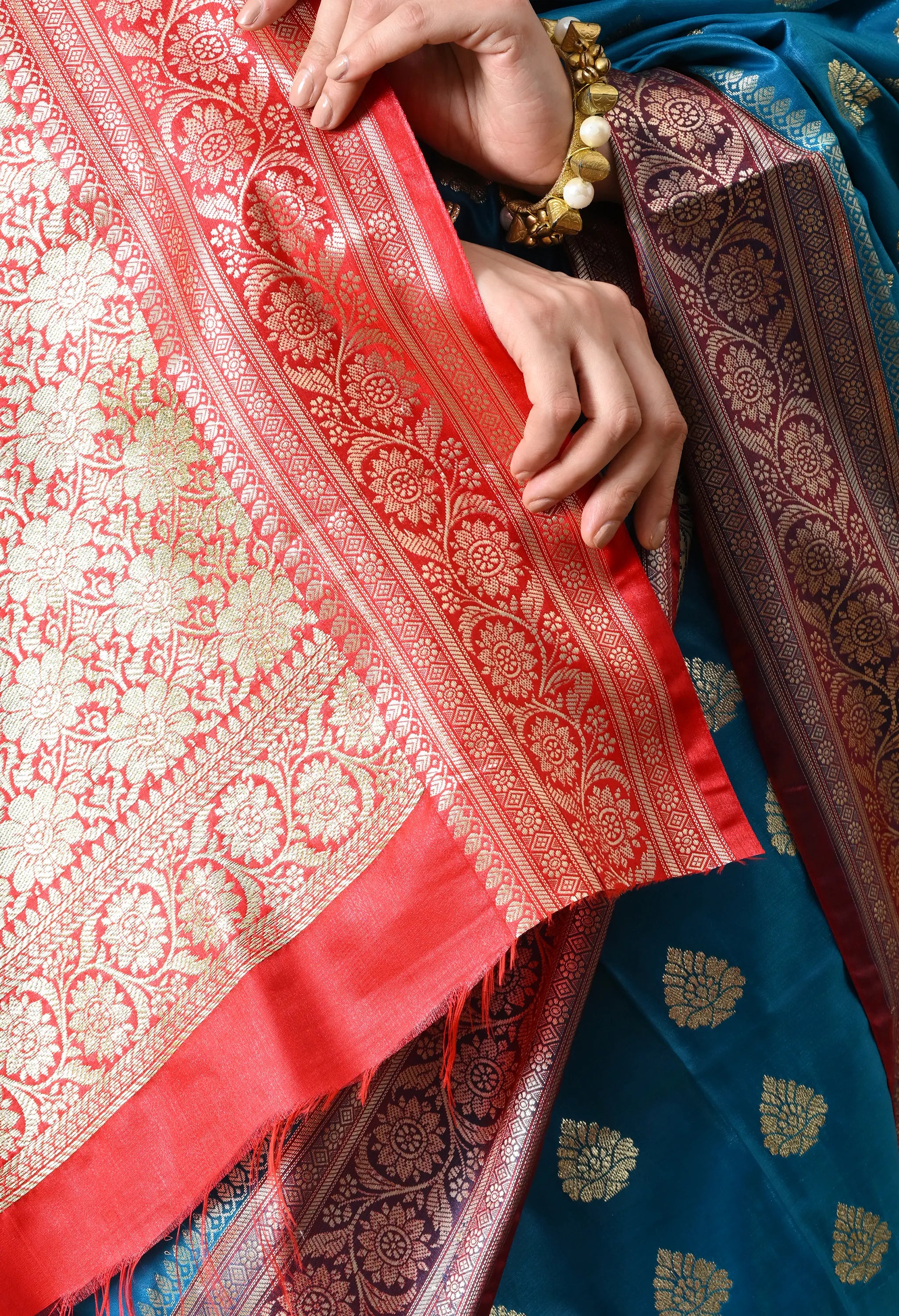 Ethnic Elegance: Teal Blue & Gold-Toned Silk Blend Banarasi Saree