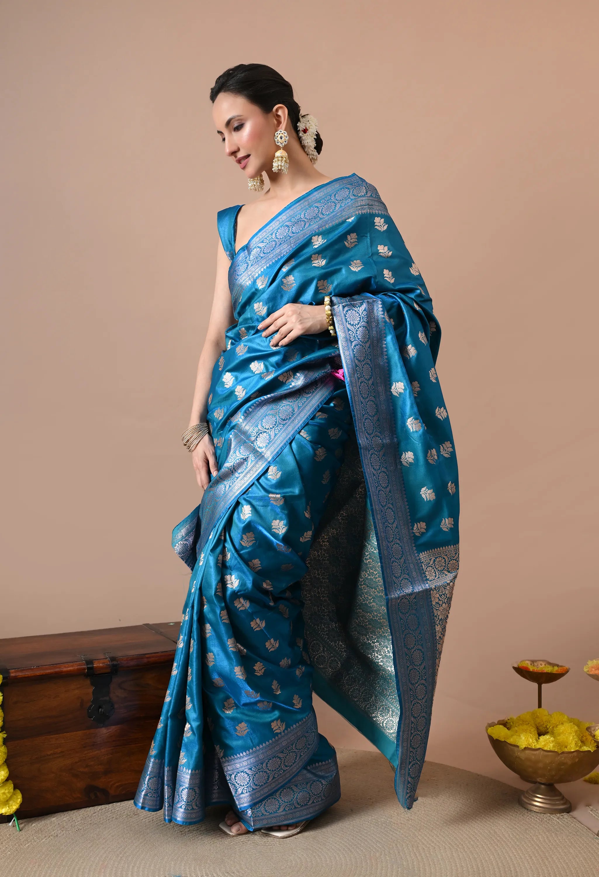 Ethnic Elegance Teal Blue & Silver-Toned Silk Blend Woven Design Banarasi Saree
