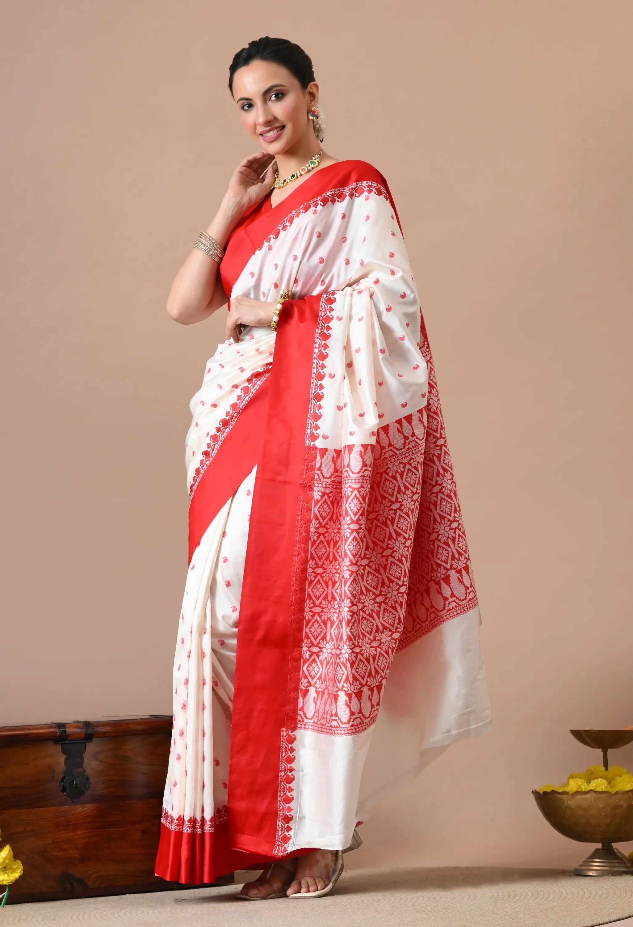 Elegant Off-White & Red Silk Blend Woven Design Saree with Blouse Piece