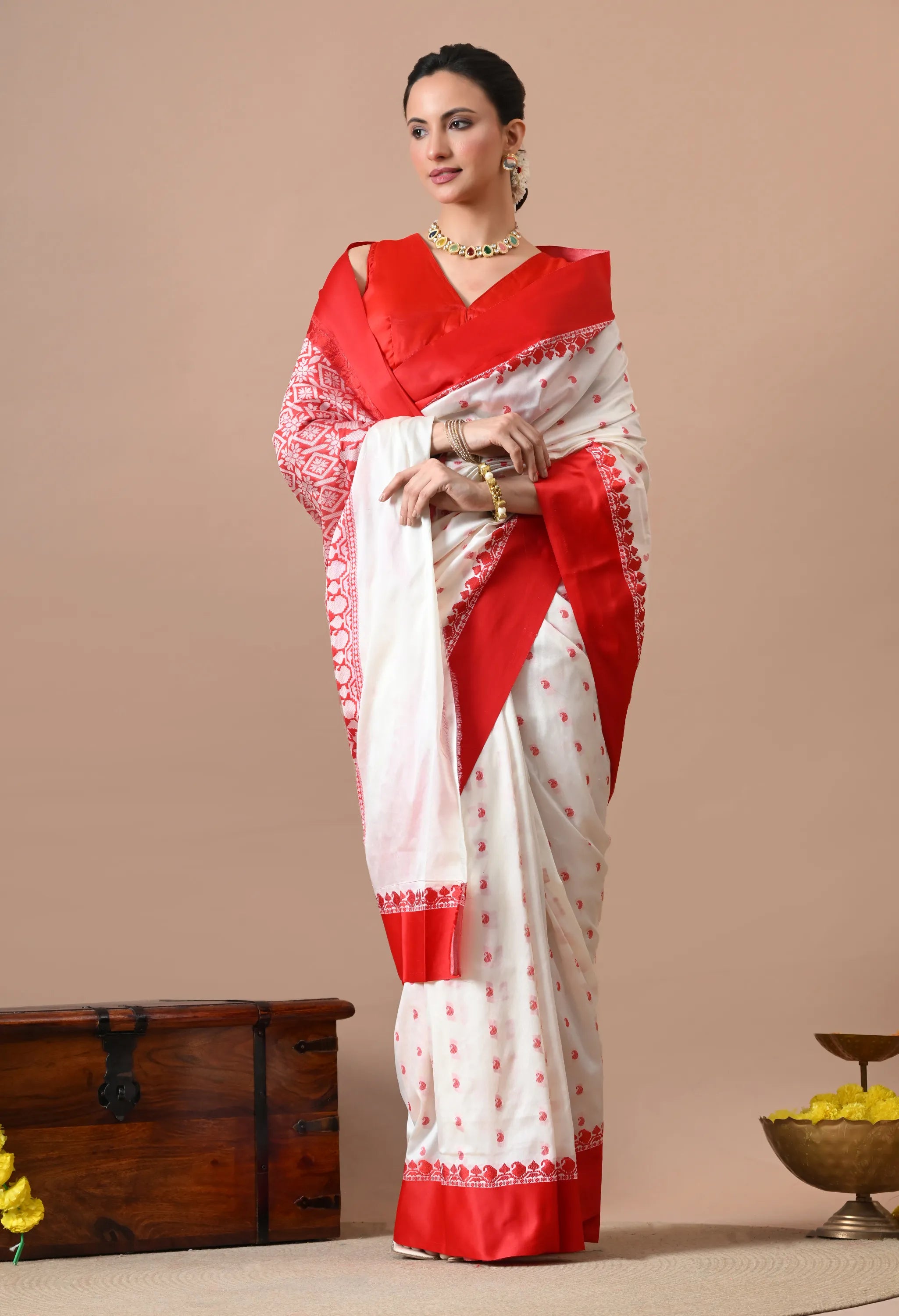 Elegant Off-White & Red Silk Blend Woven Design Saree with Blouse Piece