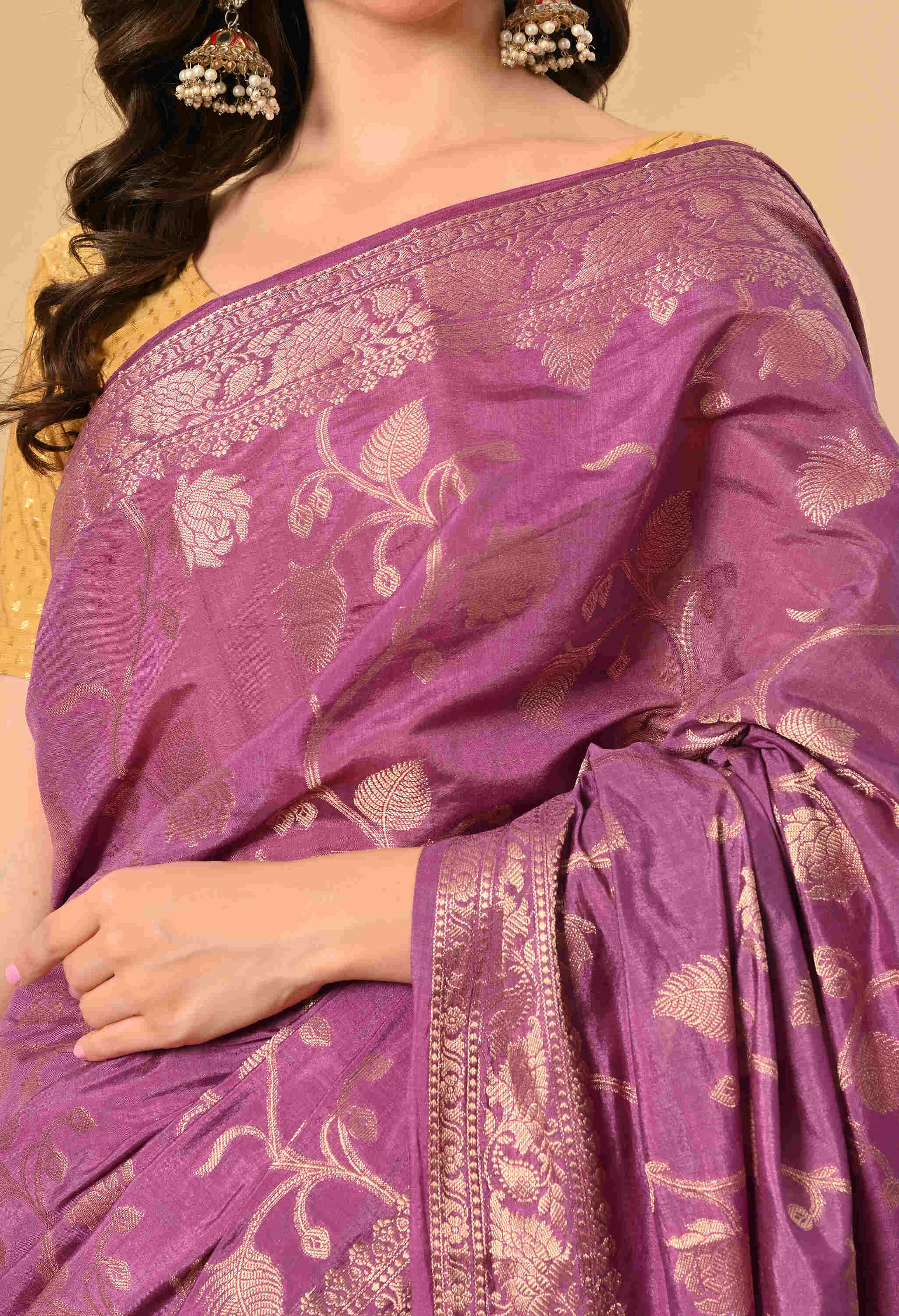 Buy Latest Designs & Trends Saree Online 