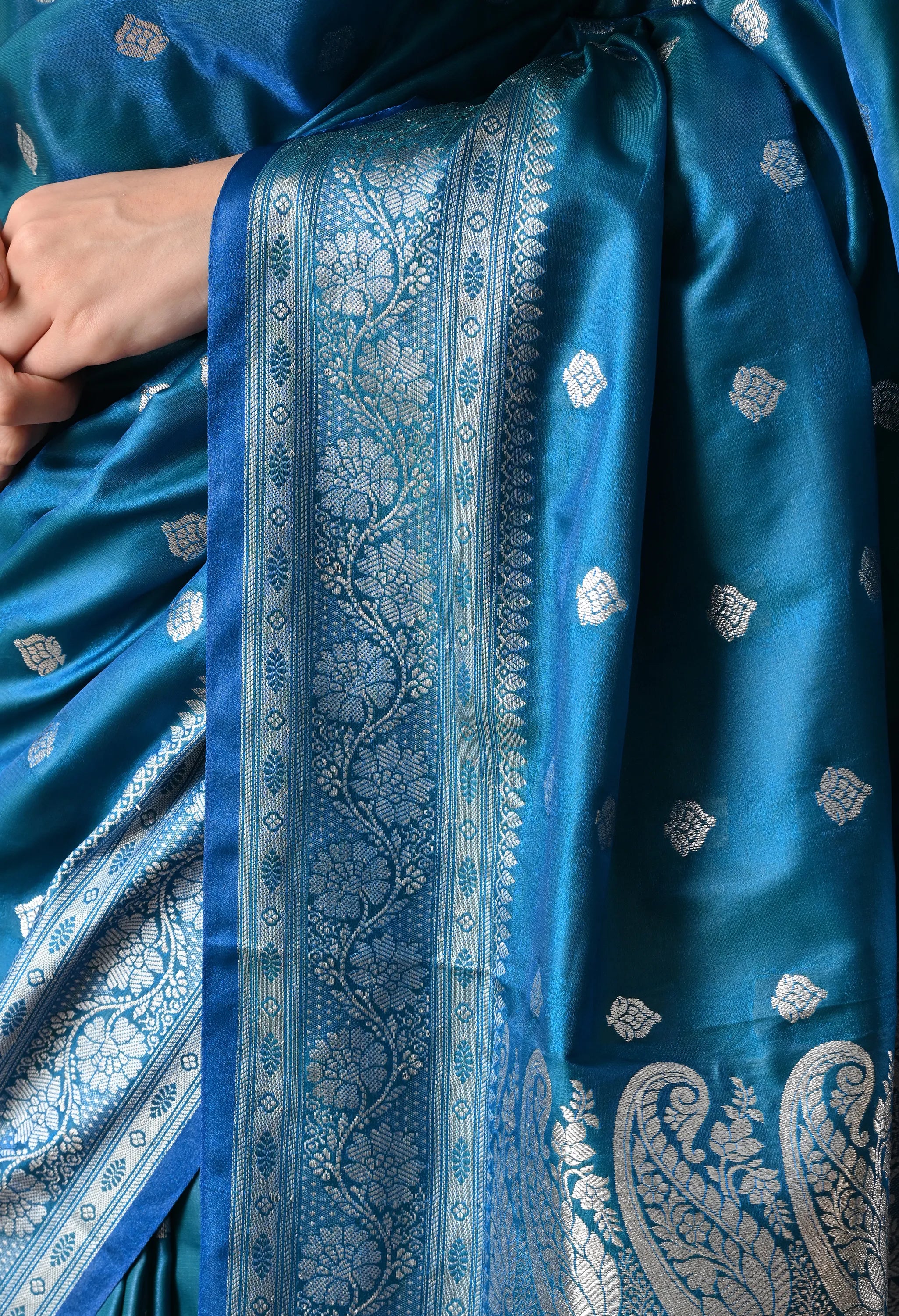 Teal Blue & Silver-Toned Silk Blend Woven Design Banarasi Saree