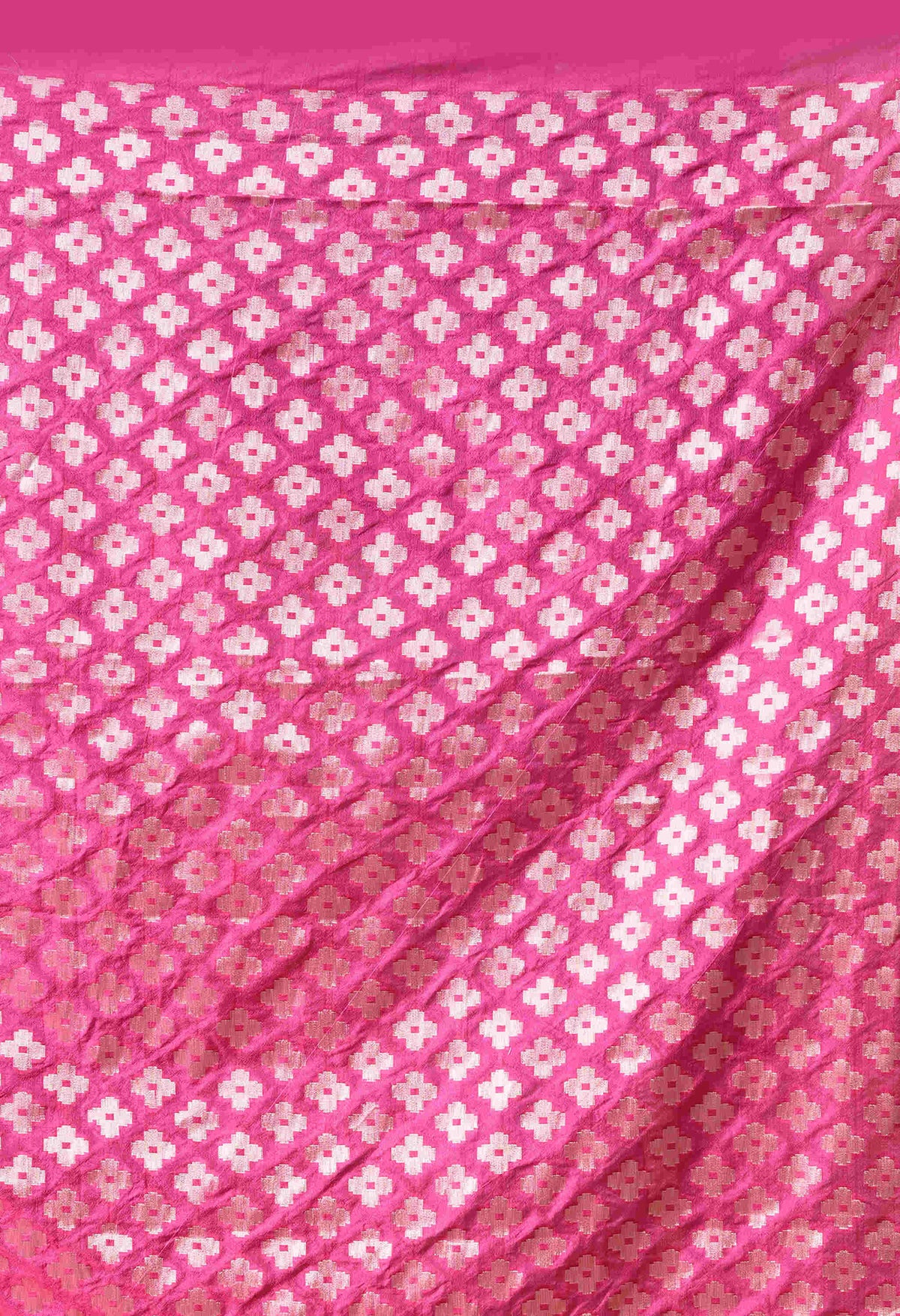 Buy Latest Designs & Trends Saree Online 