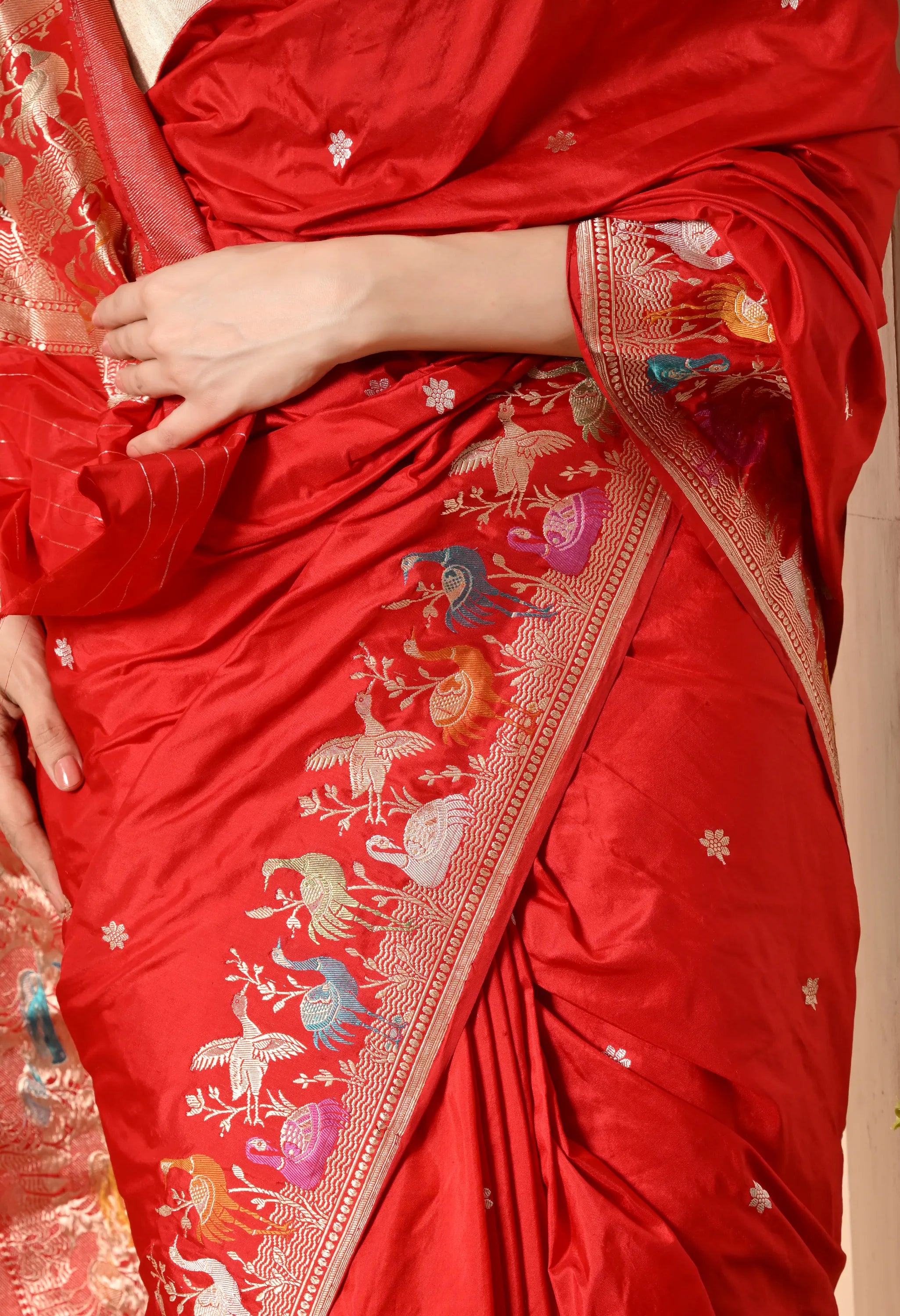 Handloom shikargah red saree