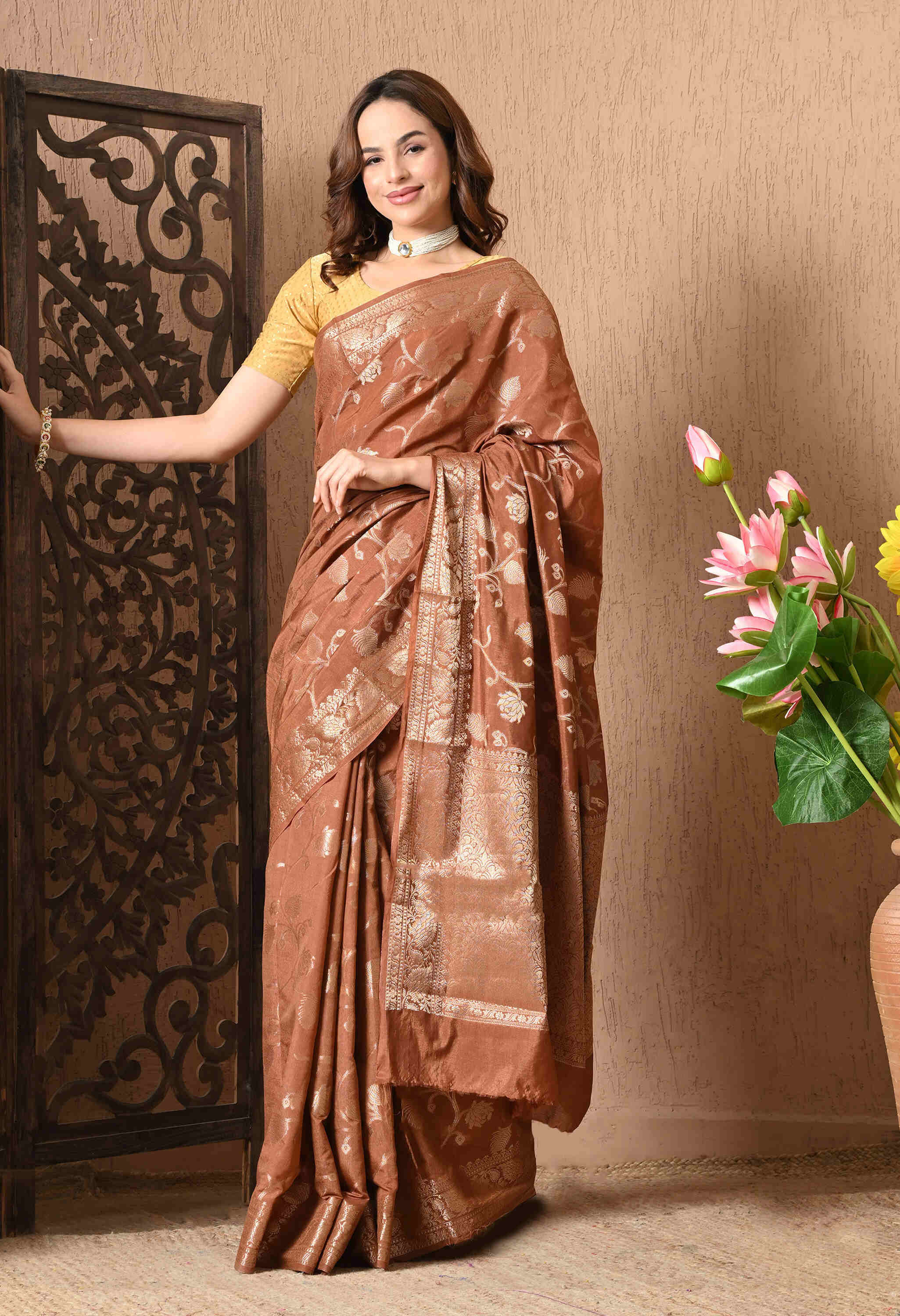 Buy Latest Designs & Trends Saree Online 