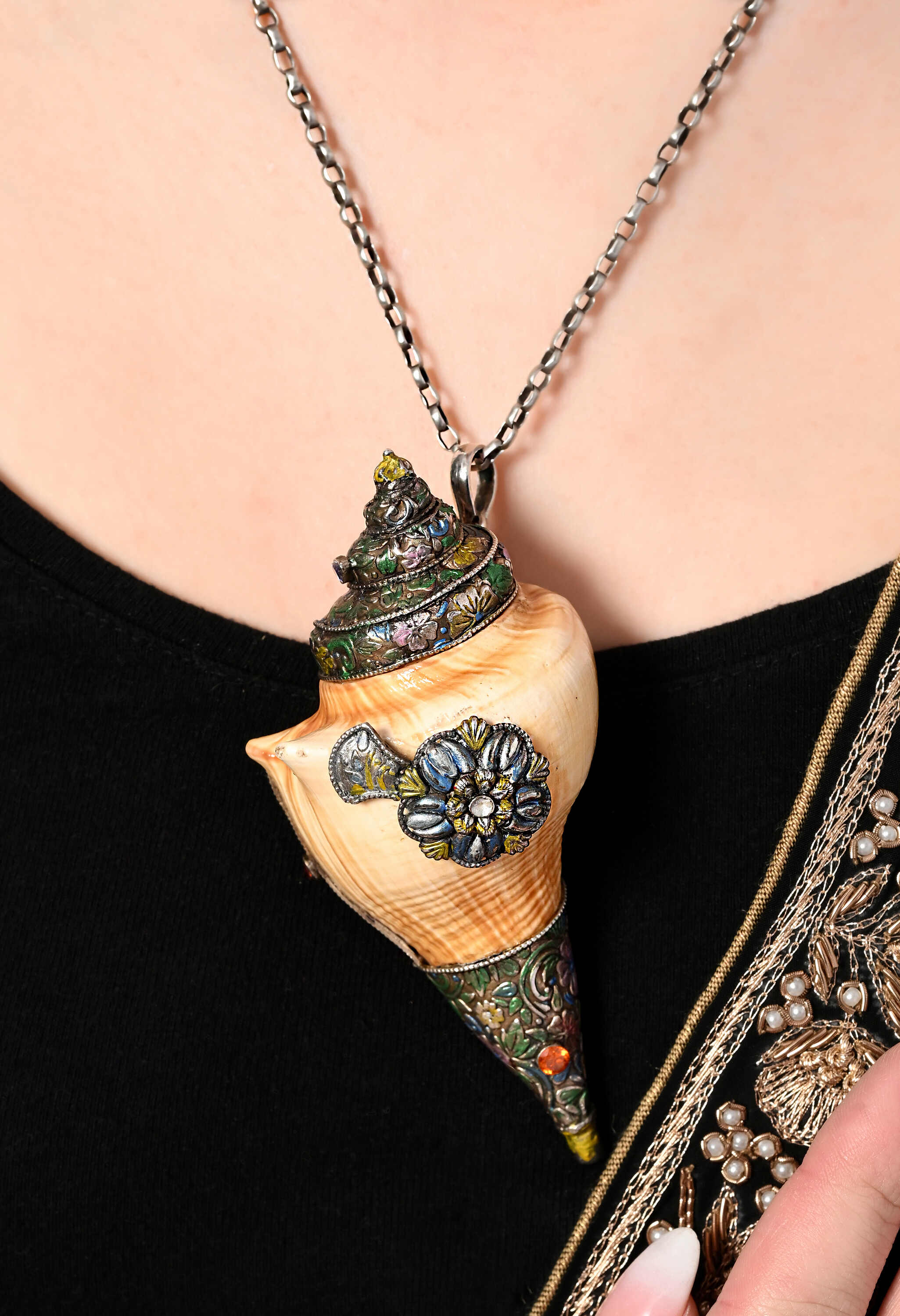 Pure silver pendant for festive wear