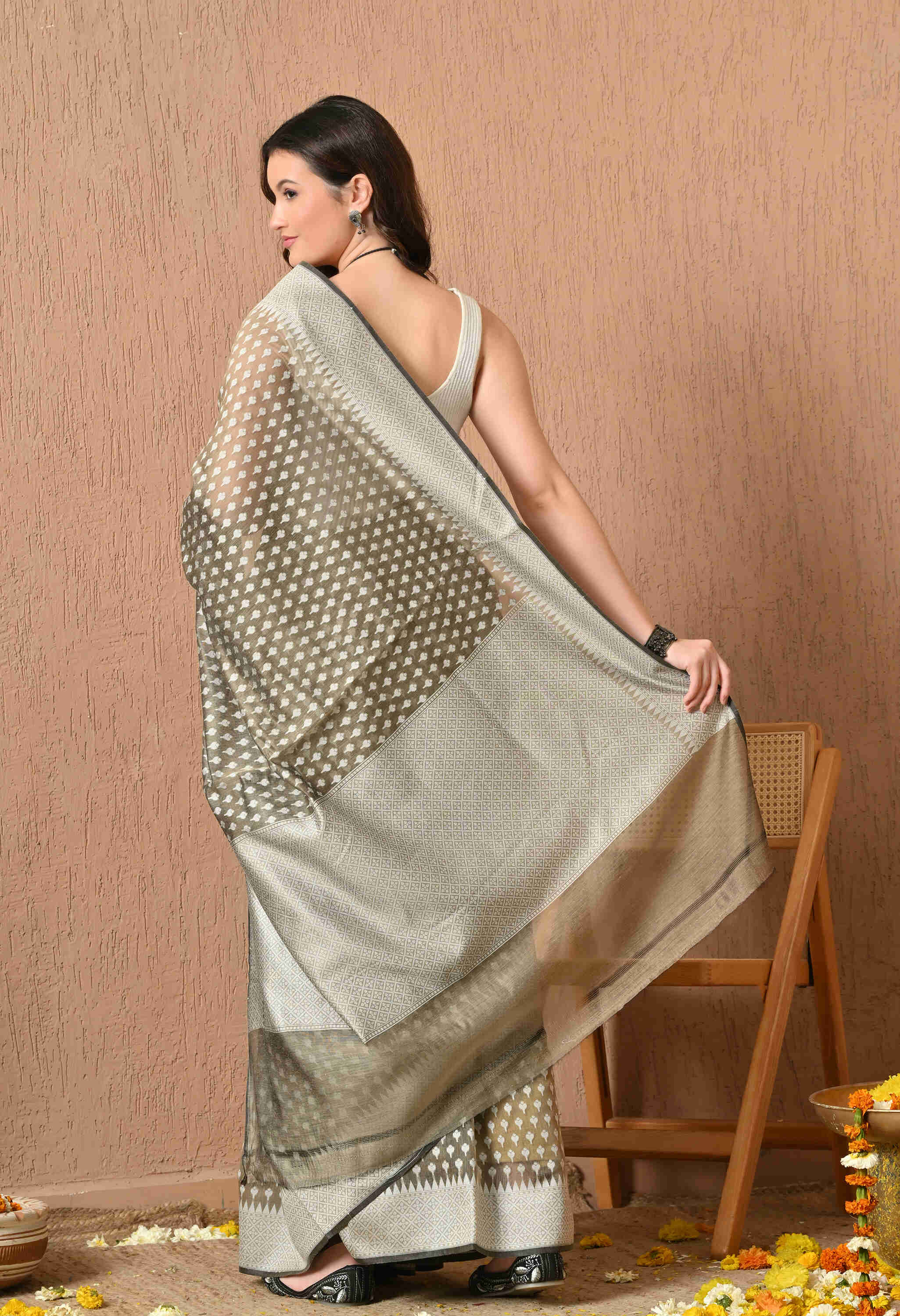 Cotton Saree With zari Work
